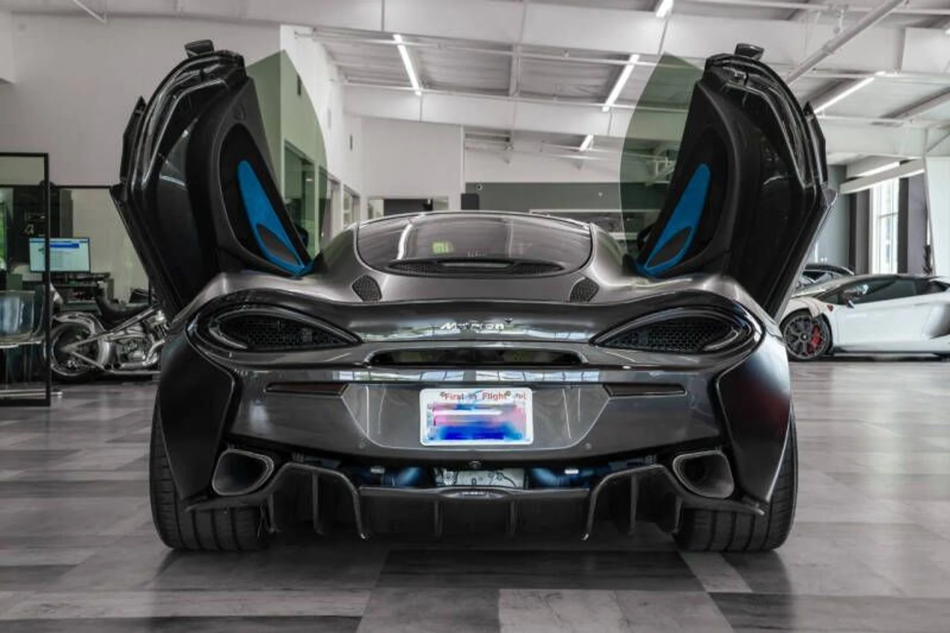 mph028_2689383777_2017_mclaren_570gt_base_2dr_coupe_ef3a2047b8
