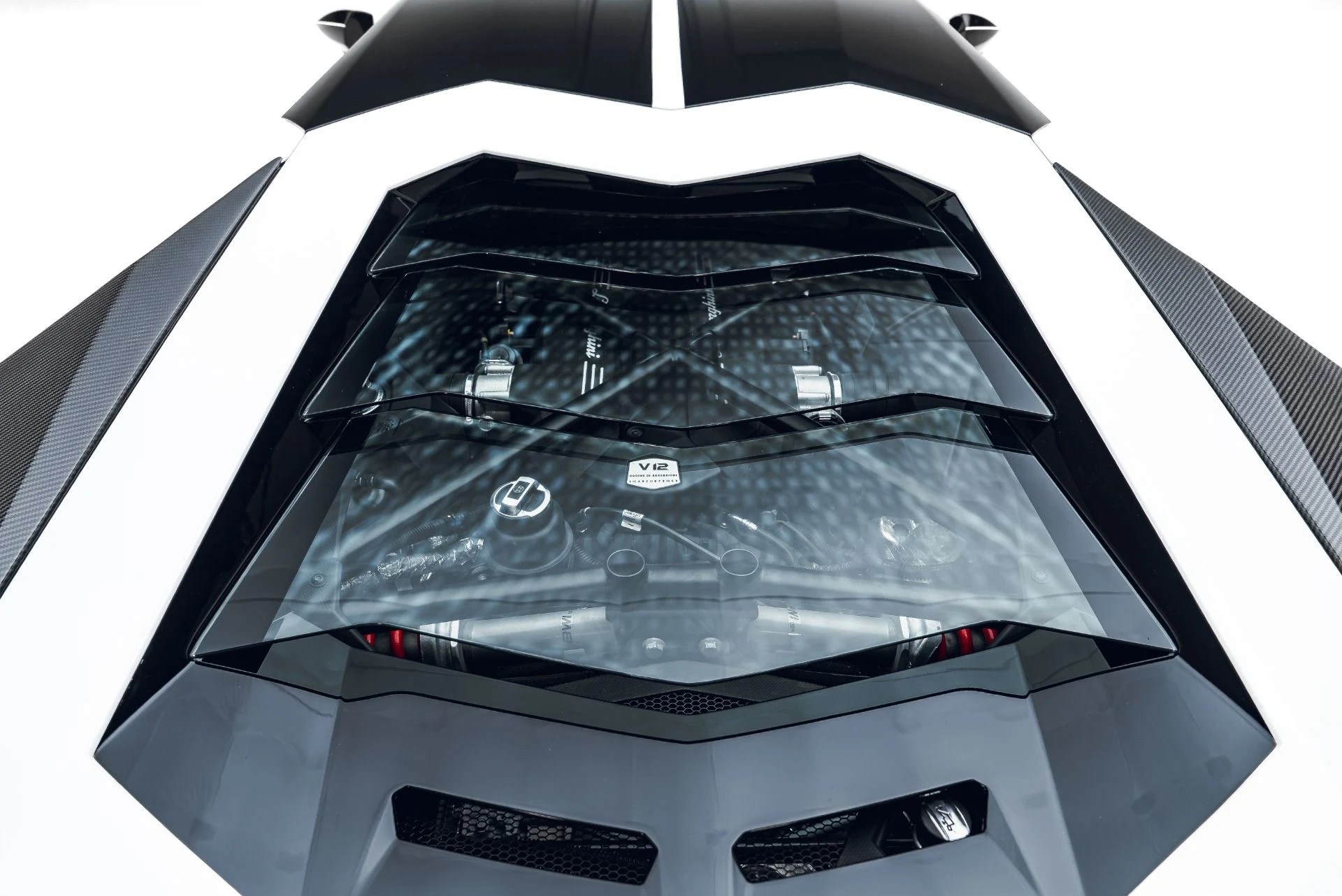 mph028_2696842666_Used_2018_Lamborghini_Aventador_LP_740_4_S_1783639901_bbe5e6cf3a
