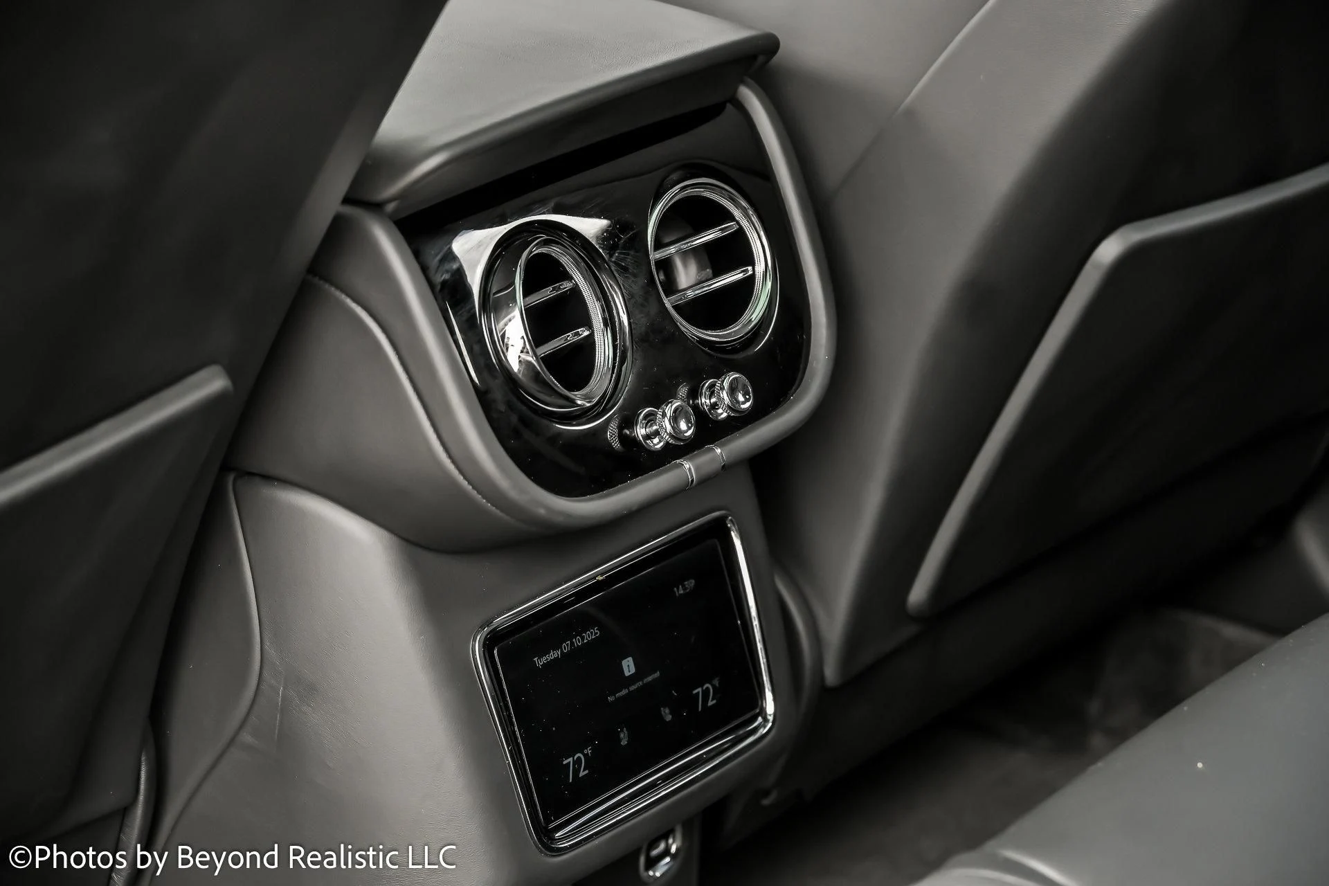 mph028_2705710230_Used_2024_Bentley_Bentayga_Hybrid_1759997554_f80973c1f1
