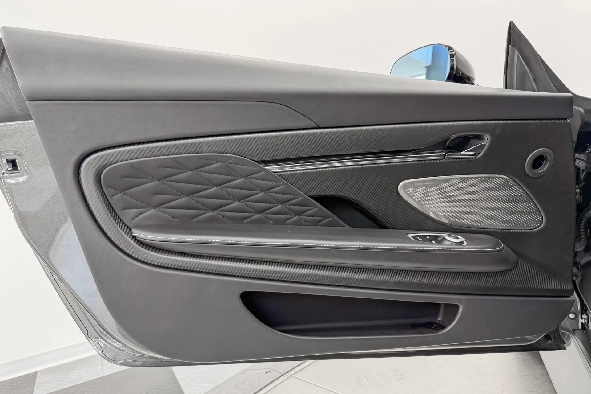 mph028_2706161104_Used_2024_Aston_Martin_DB_12_V8_Inspire_Sport_Interior_671_Horsepower_Low_M_Iles_1784830647_108ec51c89