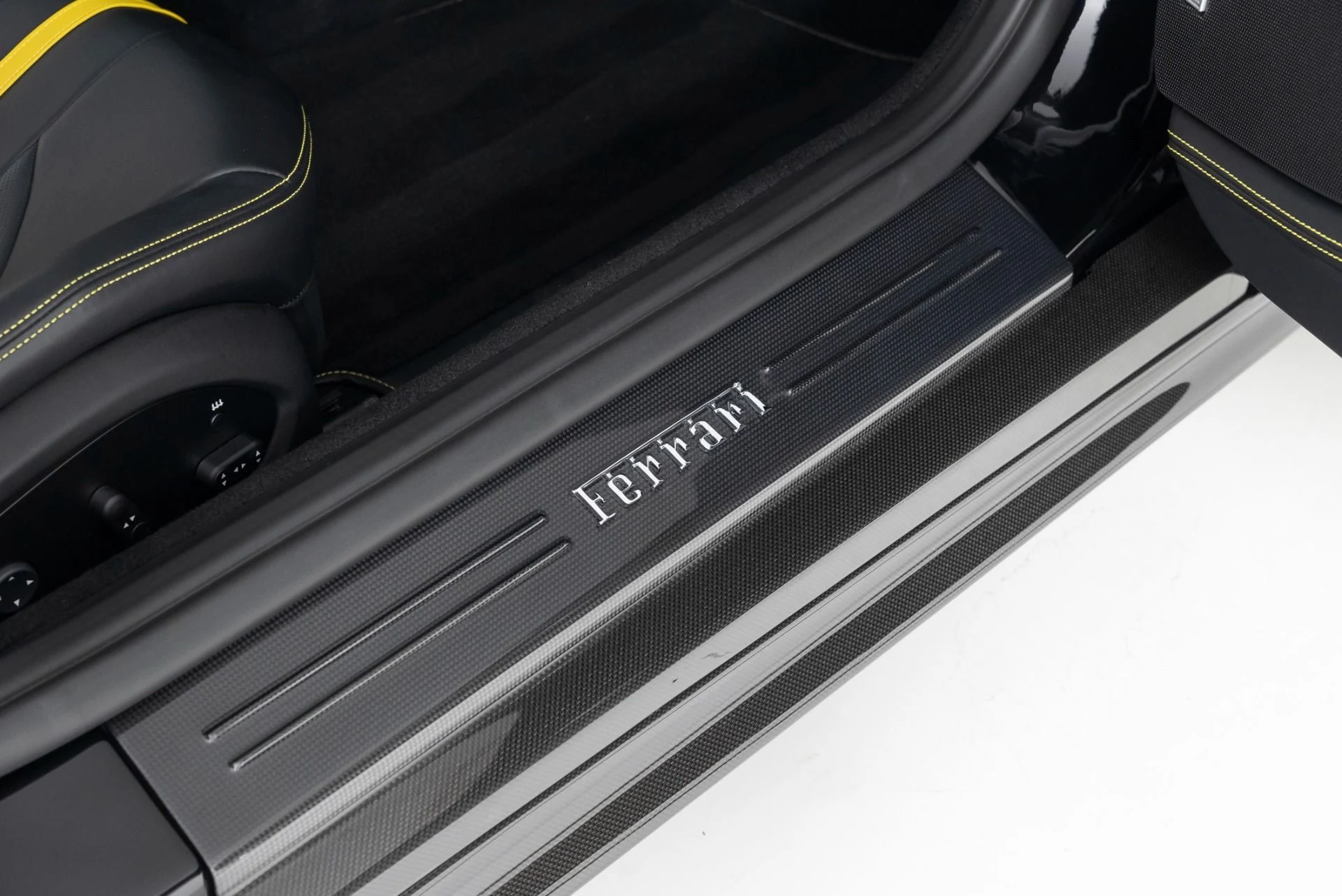 mph028_2710884592_Used_2019_Ferrari_812_Superfast_1719262608_0ab7c7c280