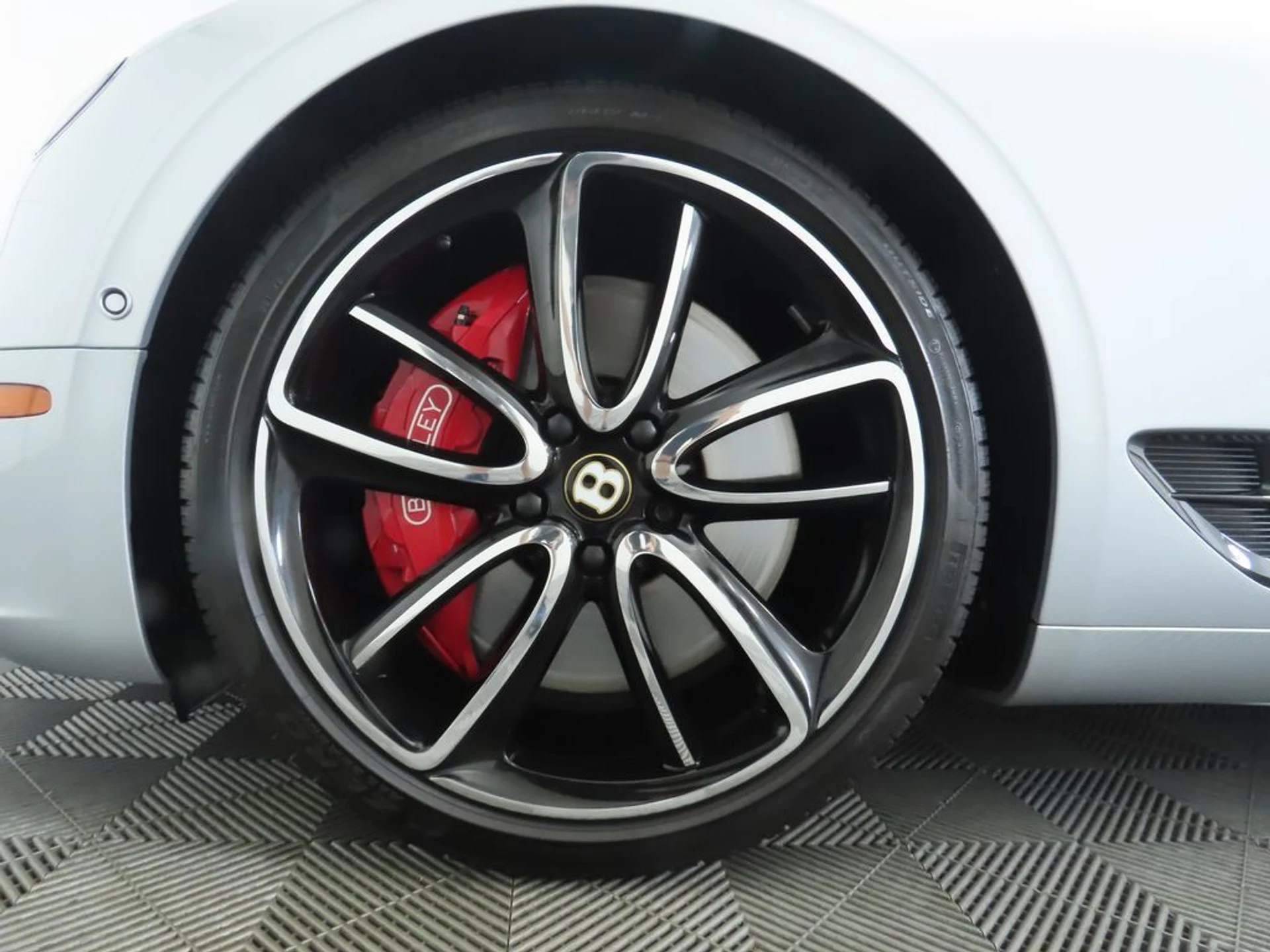 mph028_2711047511_used_2020_bentley_continental_gtv8coupe_8119_22903979_29_1024_6e09c6f73a