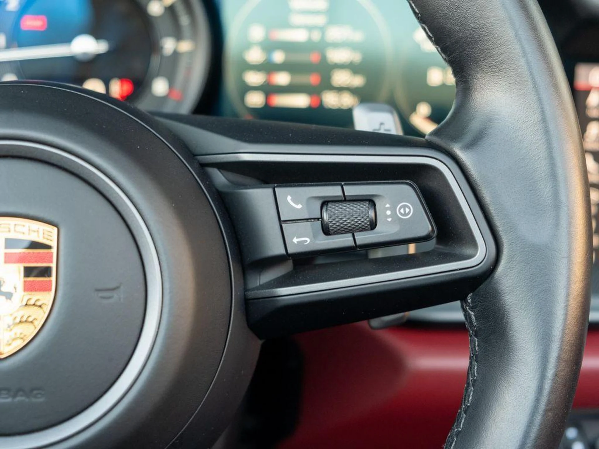 mph028_271363173_M_Jc75_L_Sccb_VHFYR_Kqhr_G_Mv_K_Qq_Q_72f3bbdf34