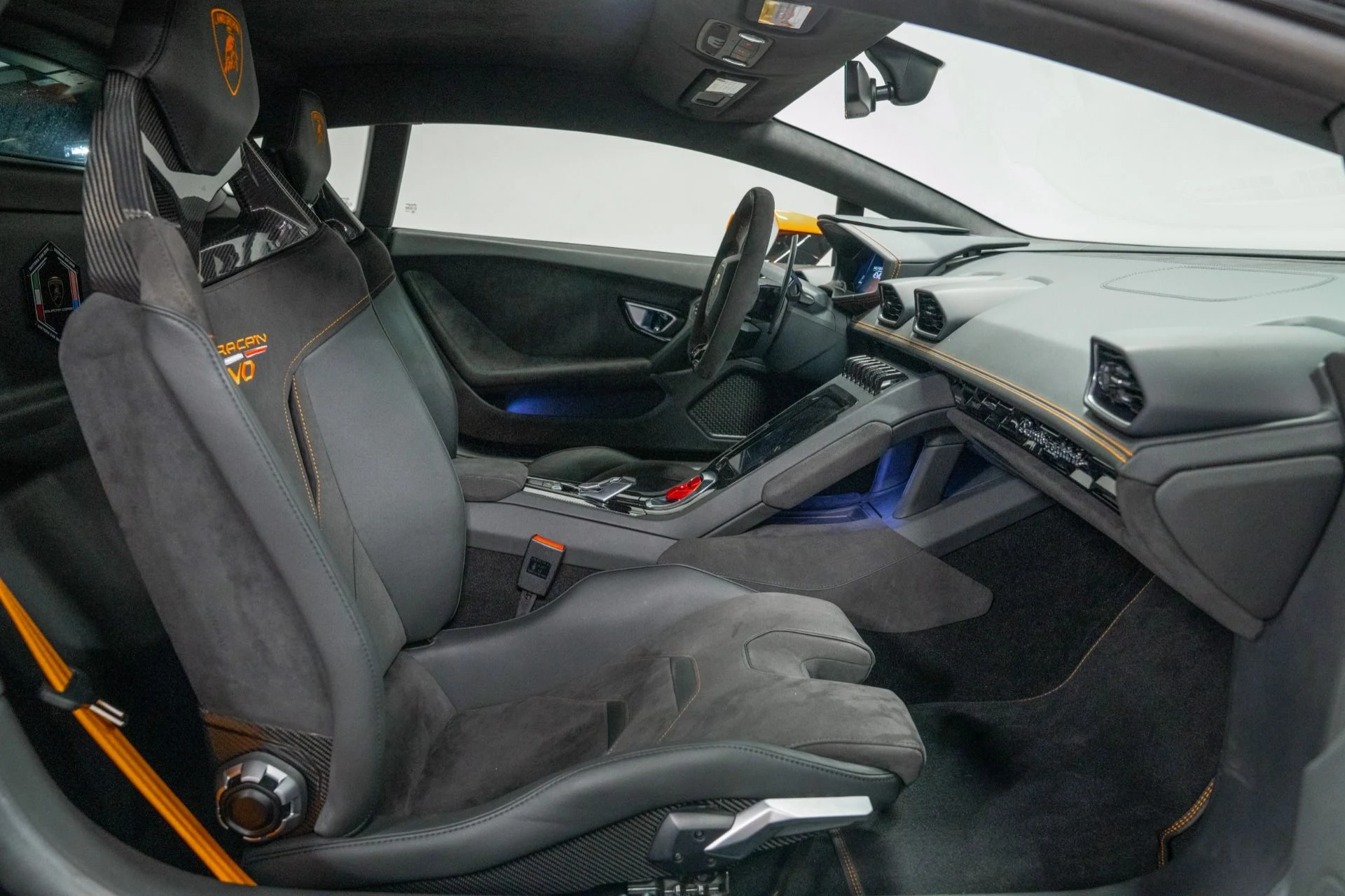 mph028_2713984868_Used_2020_Lamborghini_Huracan_EVO_GT_Celebration_Edition_One_of_36_Built_Squadra_Corse_Livery_1767973648_8ef03ccba0