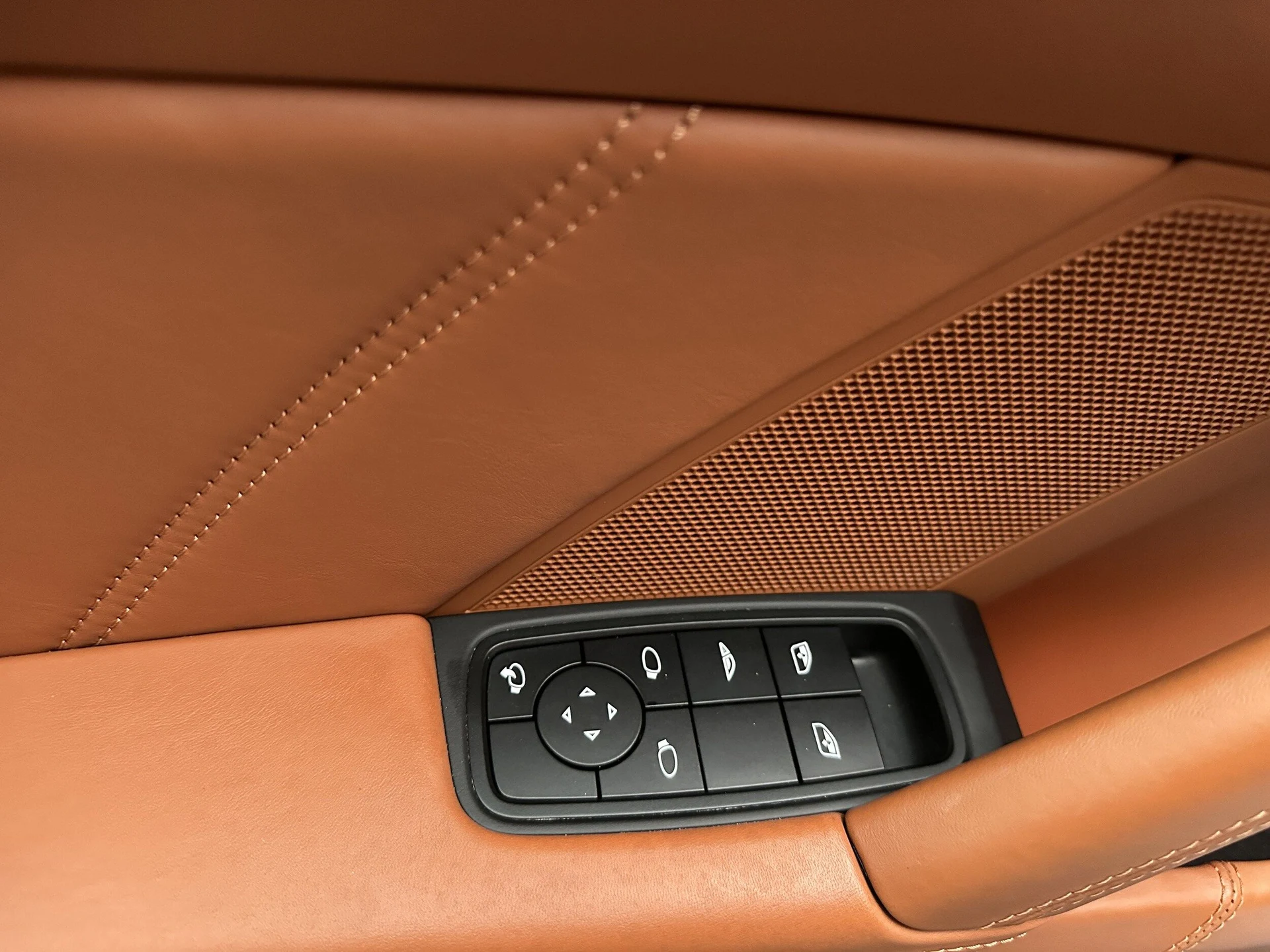 mph028_2714259622_82fd7492d362e42d9b4f6700d107e5e4x_bae931214b