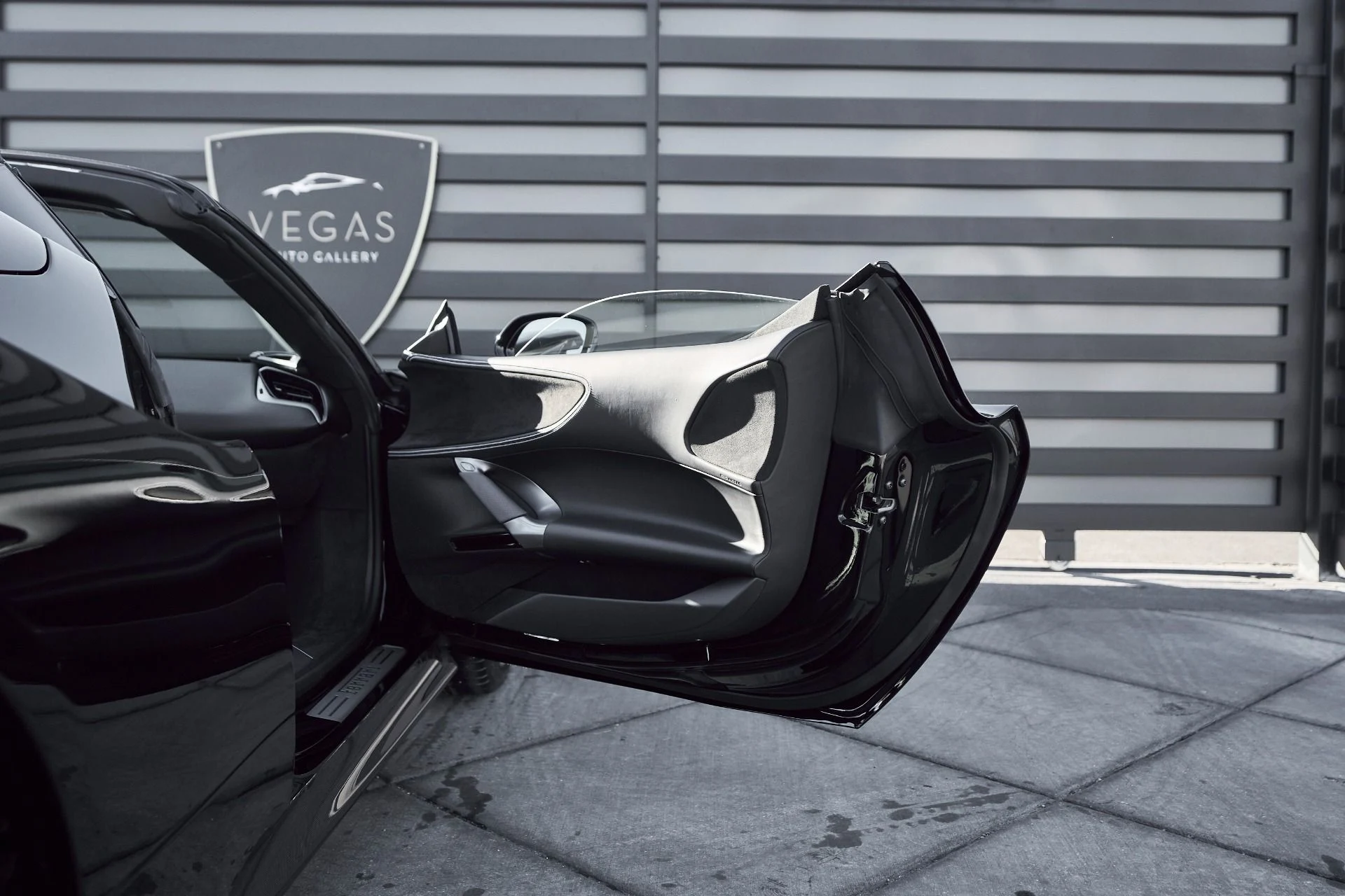 mph028_2718332016_Used_2025_Ferrari_SF_90_Spider_1764059264_f9d6d2ae77