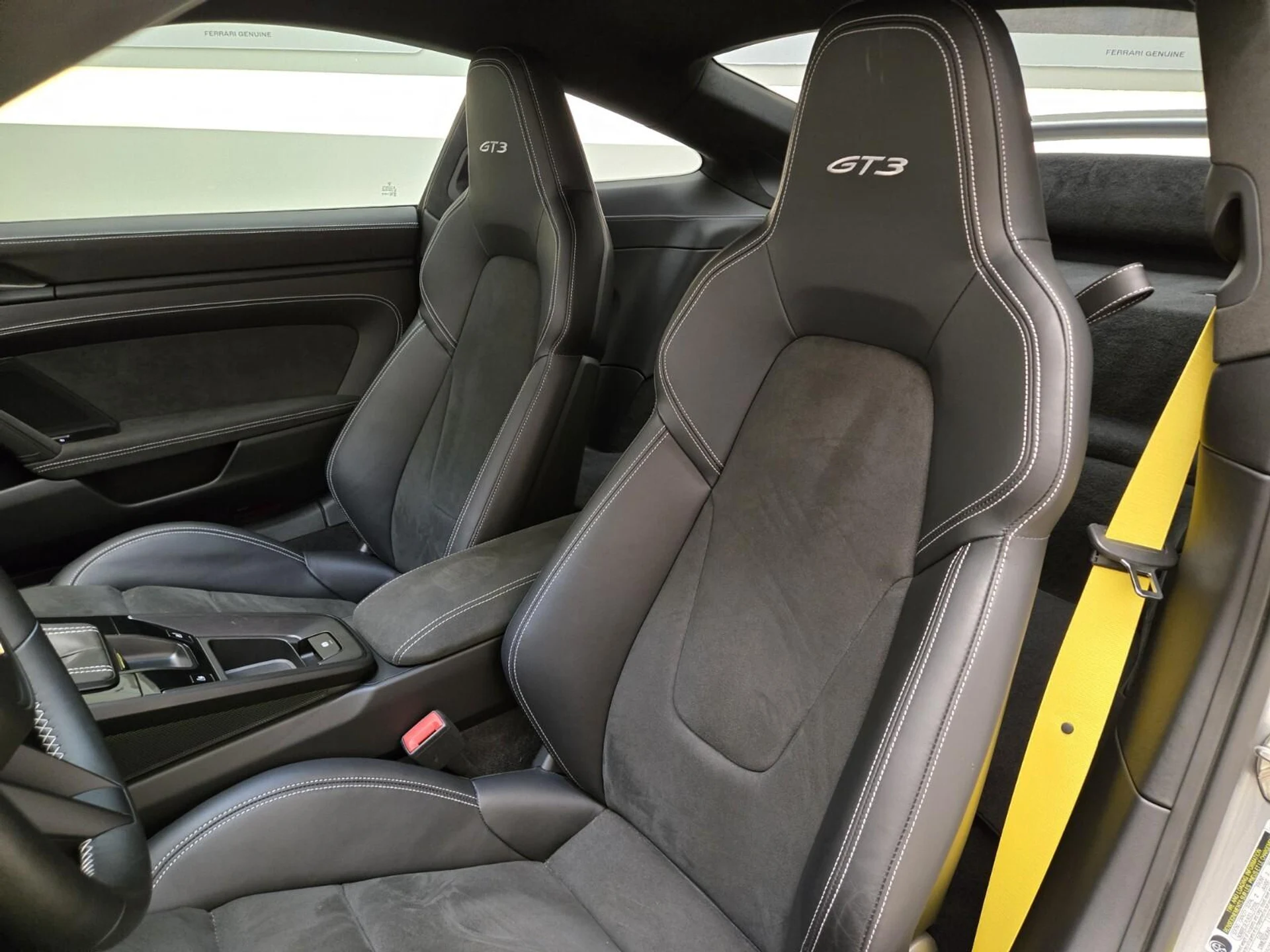 mph028_2721919022_Used_2022_Porsche_911_GT_3_1768977966_cbbc8bda29