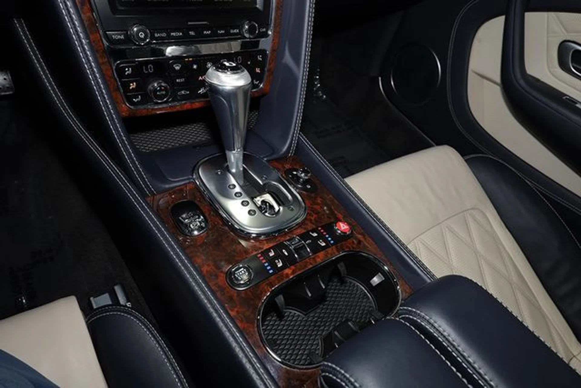 mph028_2722876615_used_2015_bentley_continental_gt_speed_convertiblegtcspeed_9689_23043026_33_640_ecc83cf3e8