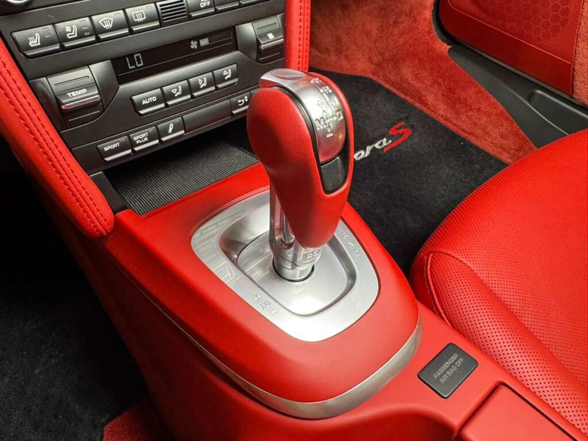 mph028_2734233988_abc5a457d8d7363bcc2e5401558a5703_d262459229