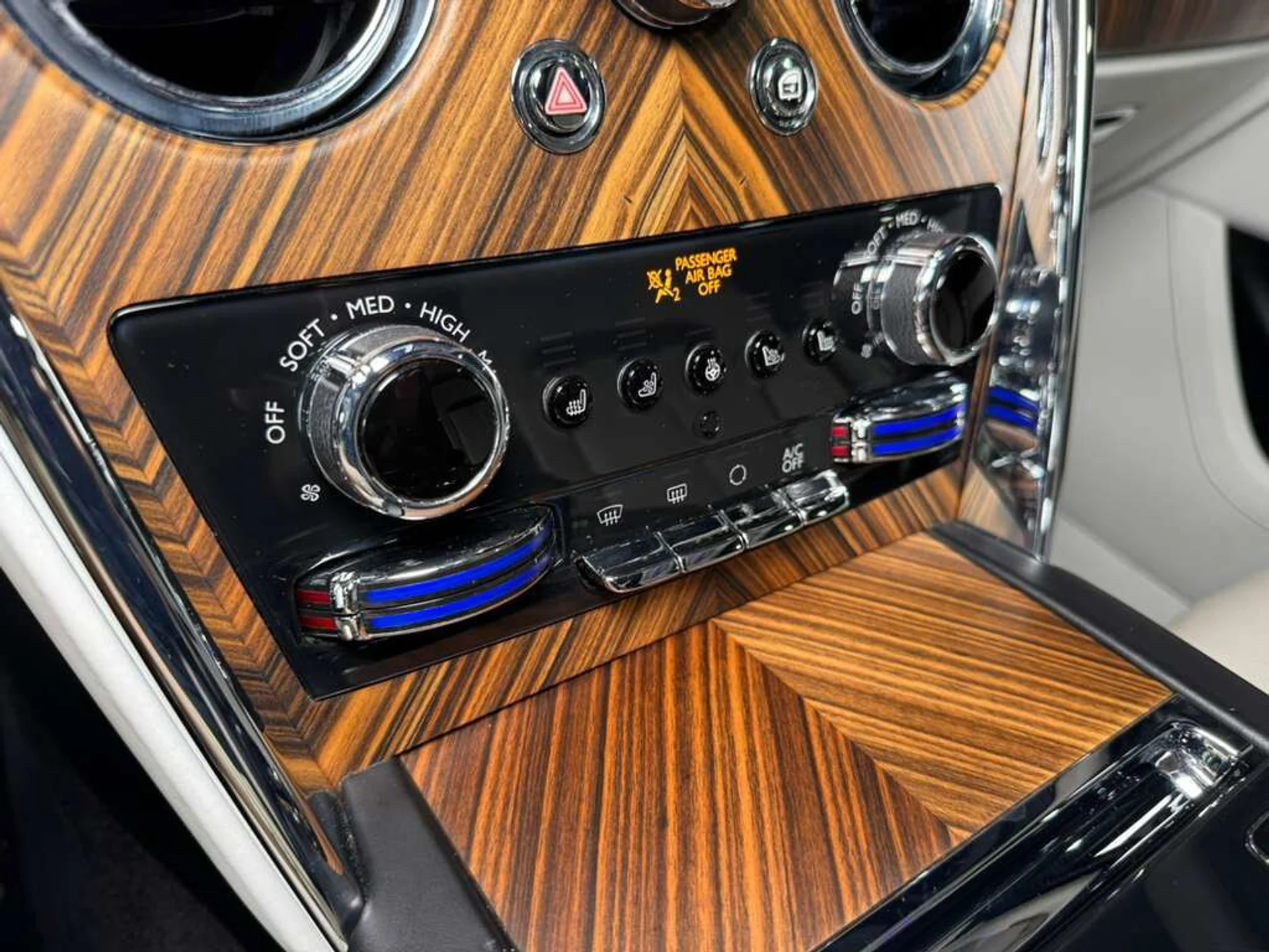 mph028_2745219656_305baff079f69a2543ebc111aaff5cc4_d1e50c3218