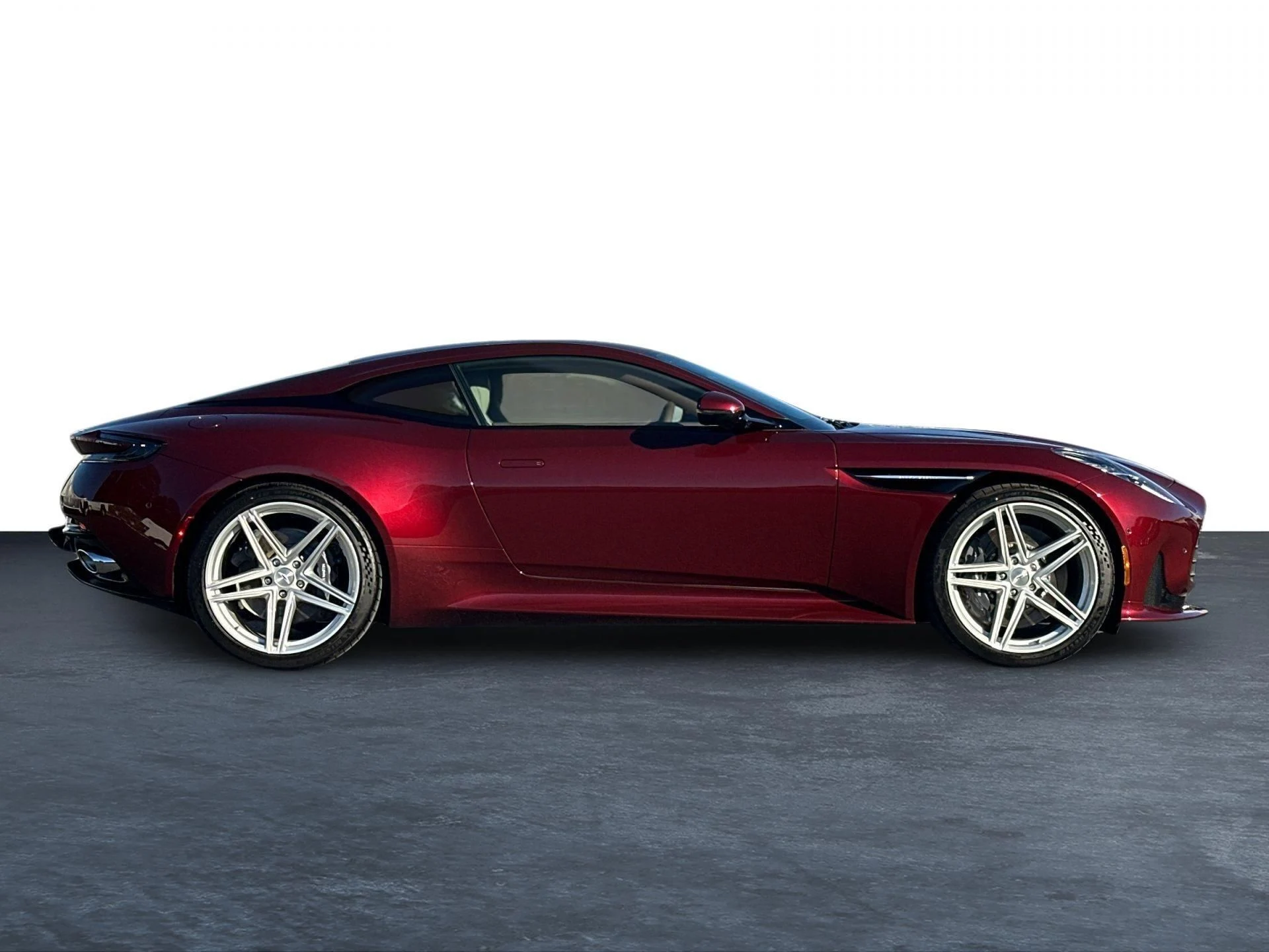 mph028_2750536607_New_2025_Aston_Martin_DB_12_1761746968_dc68918049