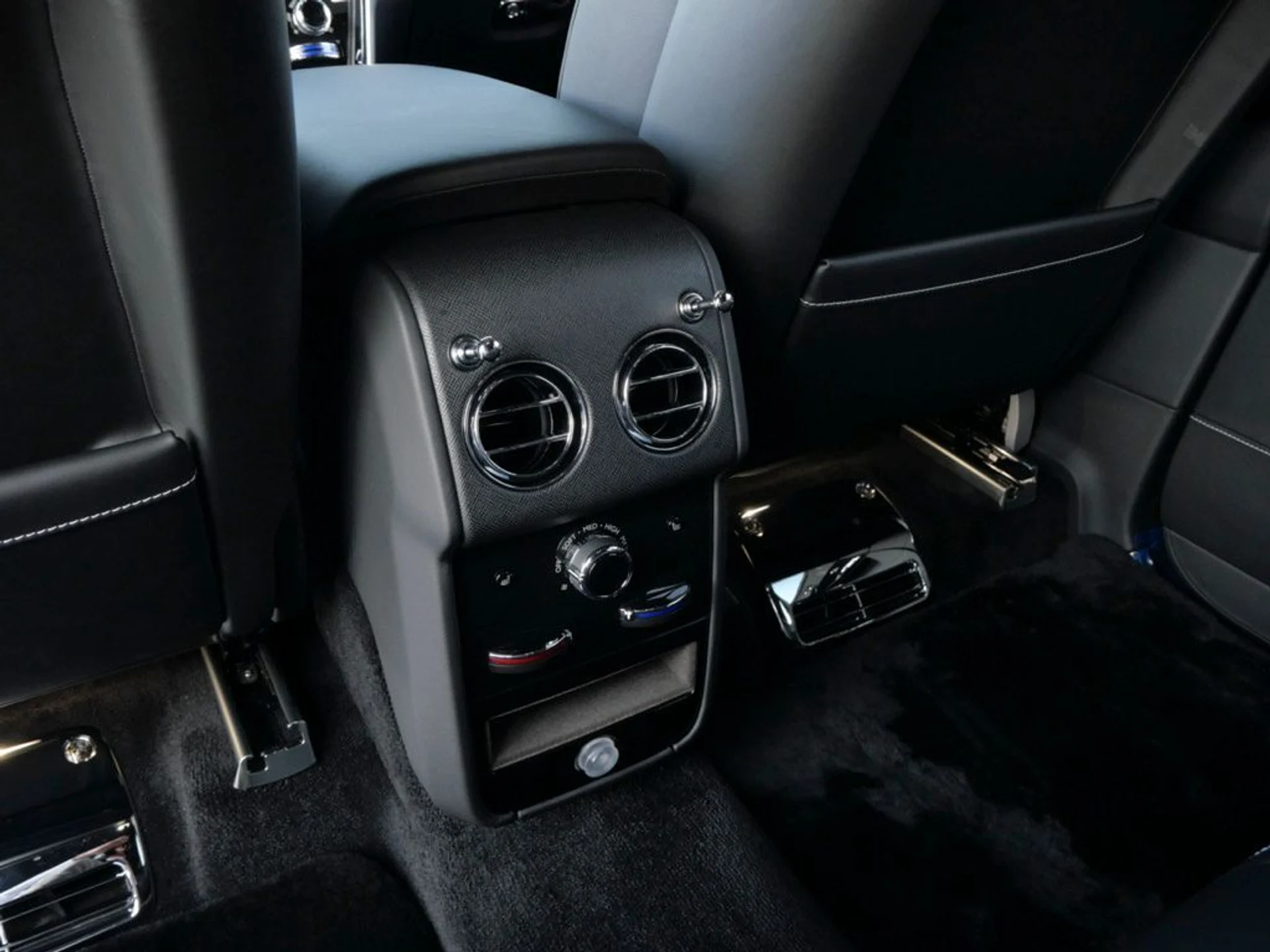 mph028_2755313489_6e643d2e74cb897e1890ffe0115670b0x_760a3fe392