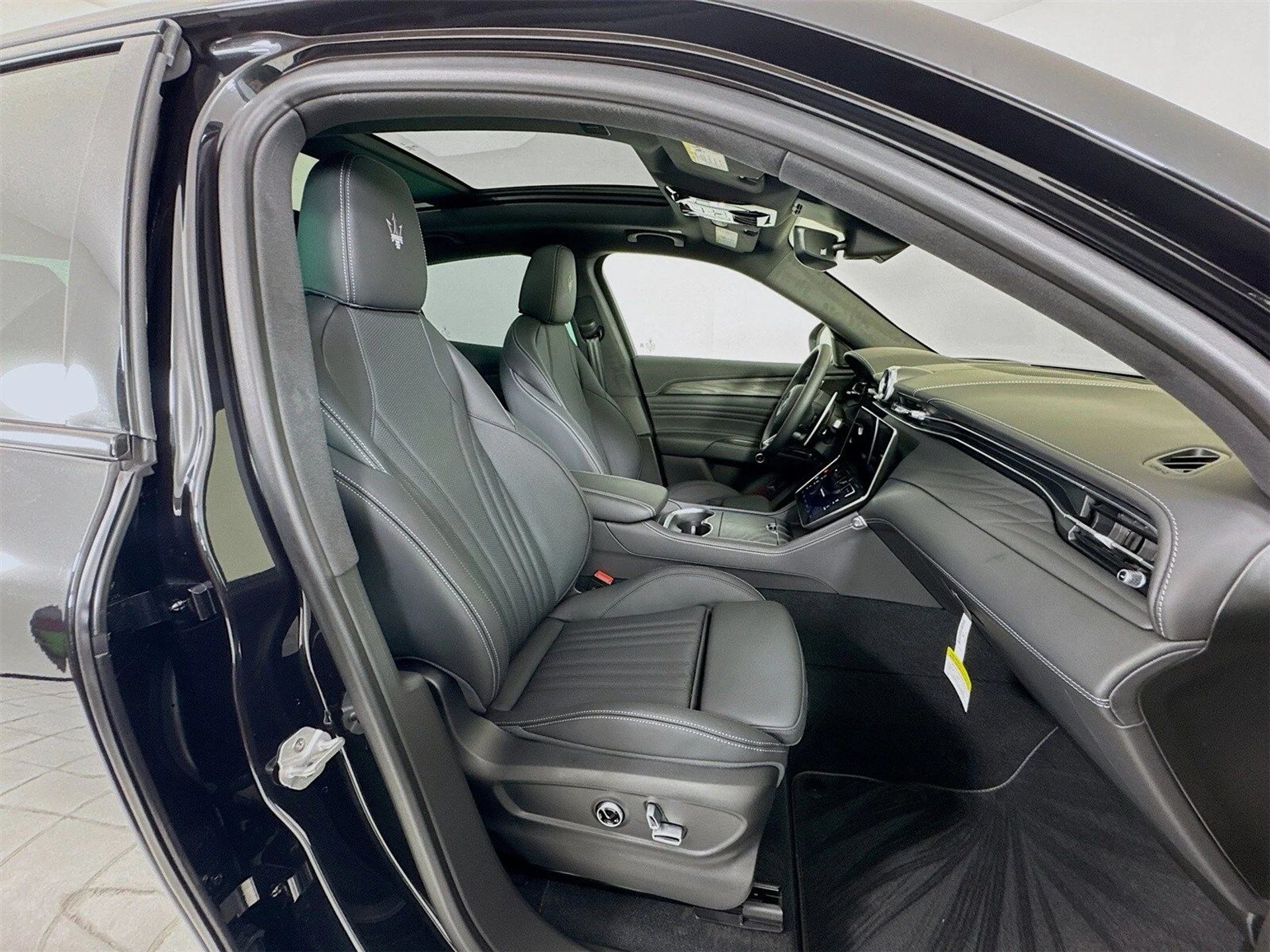 mph028_2758055783_cccd93b830f440b6bbdaf8e75f13b701x_76a14db87e