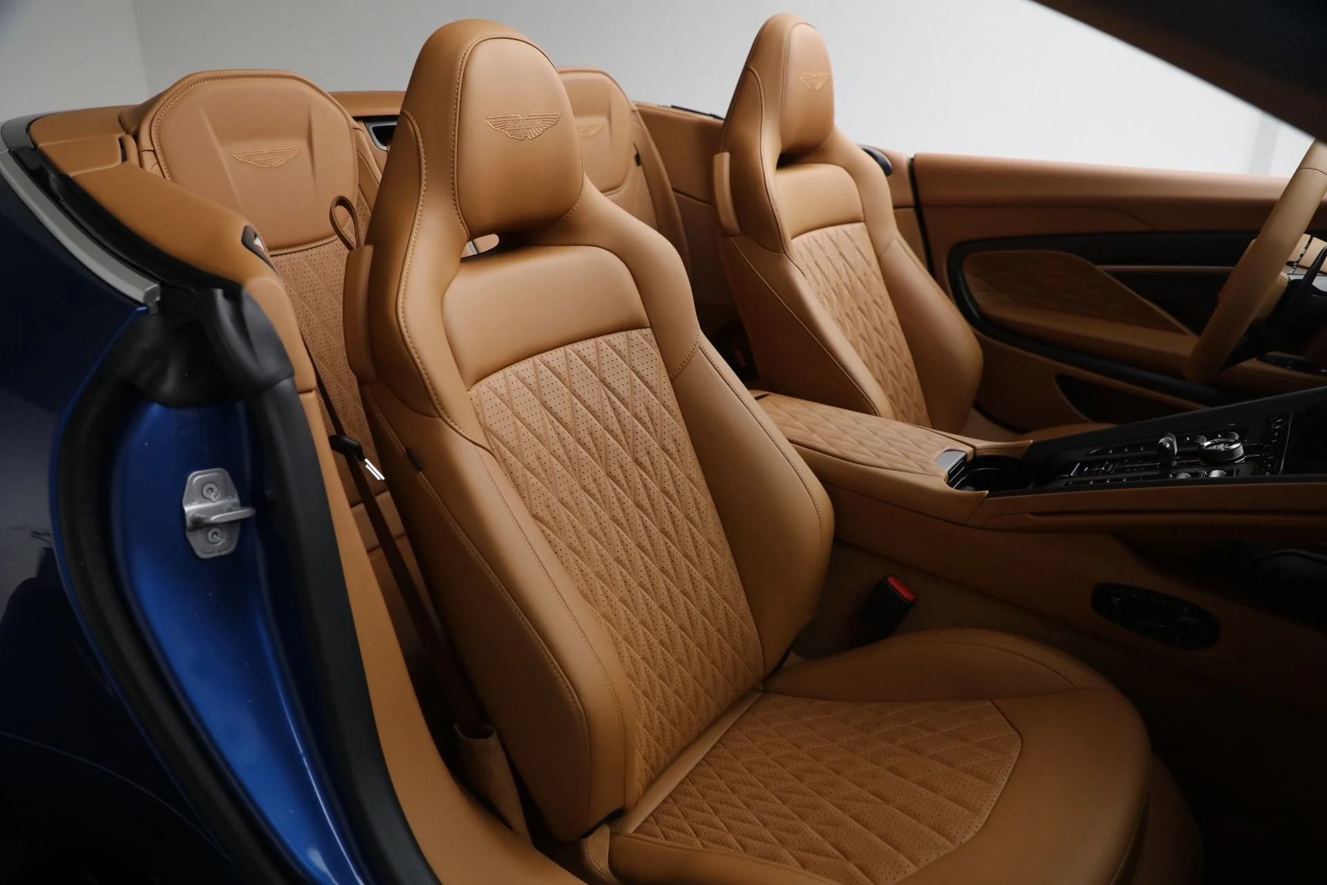 mph028_2772866197_New_2025_Aston_Martin_DB_12_Volante_194df72c86