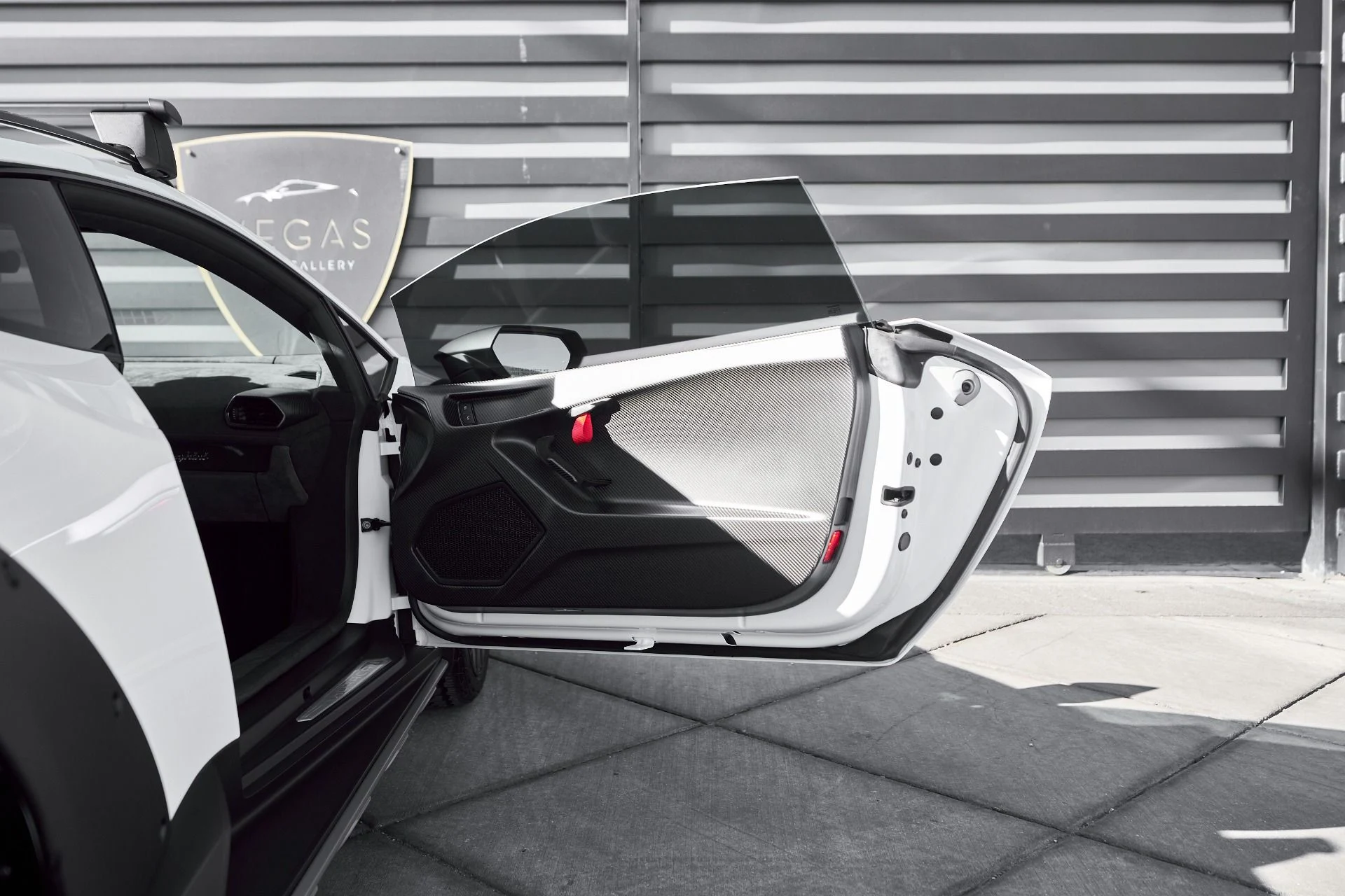 mph028_2778177227_Used_2023_Lamborghini_Huracan_Base_1764123564_c40feadf2d