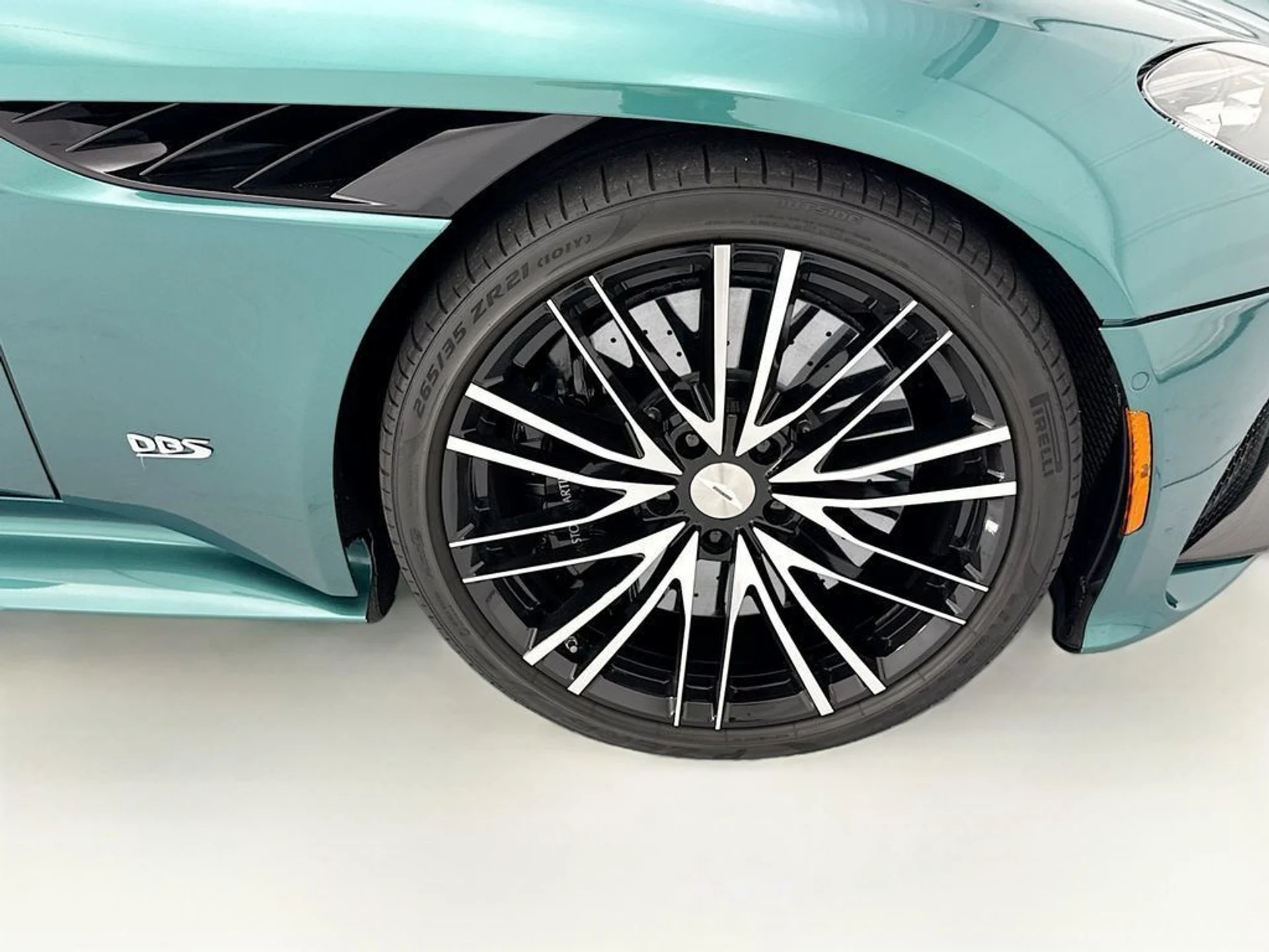 mph028_2785616720_used_2023_aston_martin_dbs_thisisaconsignmentcar_8119_23033488_29_1024_6b4aae5ca4