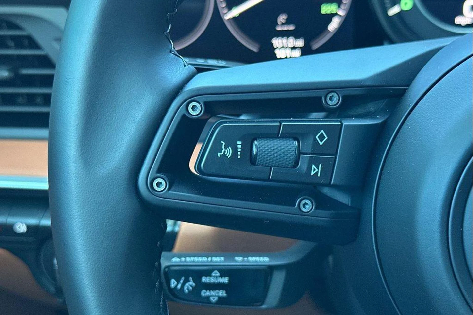 mph028_278773223_8_Ue0dv_BK_Mj_S_Rx_Ti_Mnn_Fc_R8_L_Pk_HA_21c1e321da