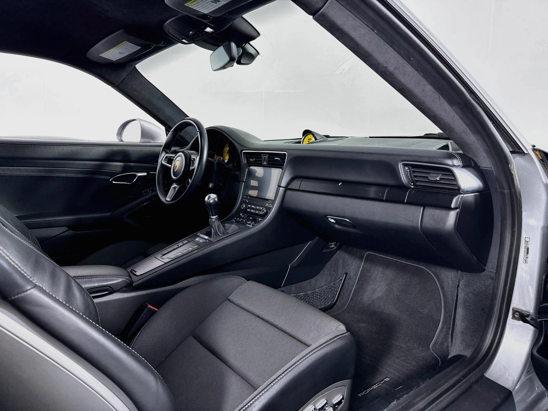 mph028_2787992339_Used_2018_Porsche_911_Carrera_4_GTS_1791931103_3de1dcb48f