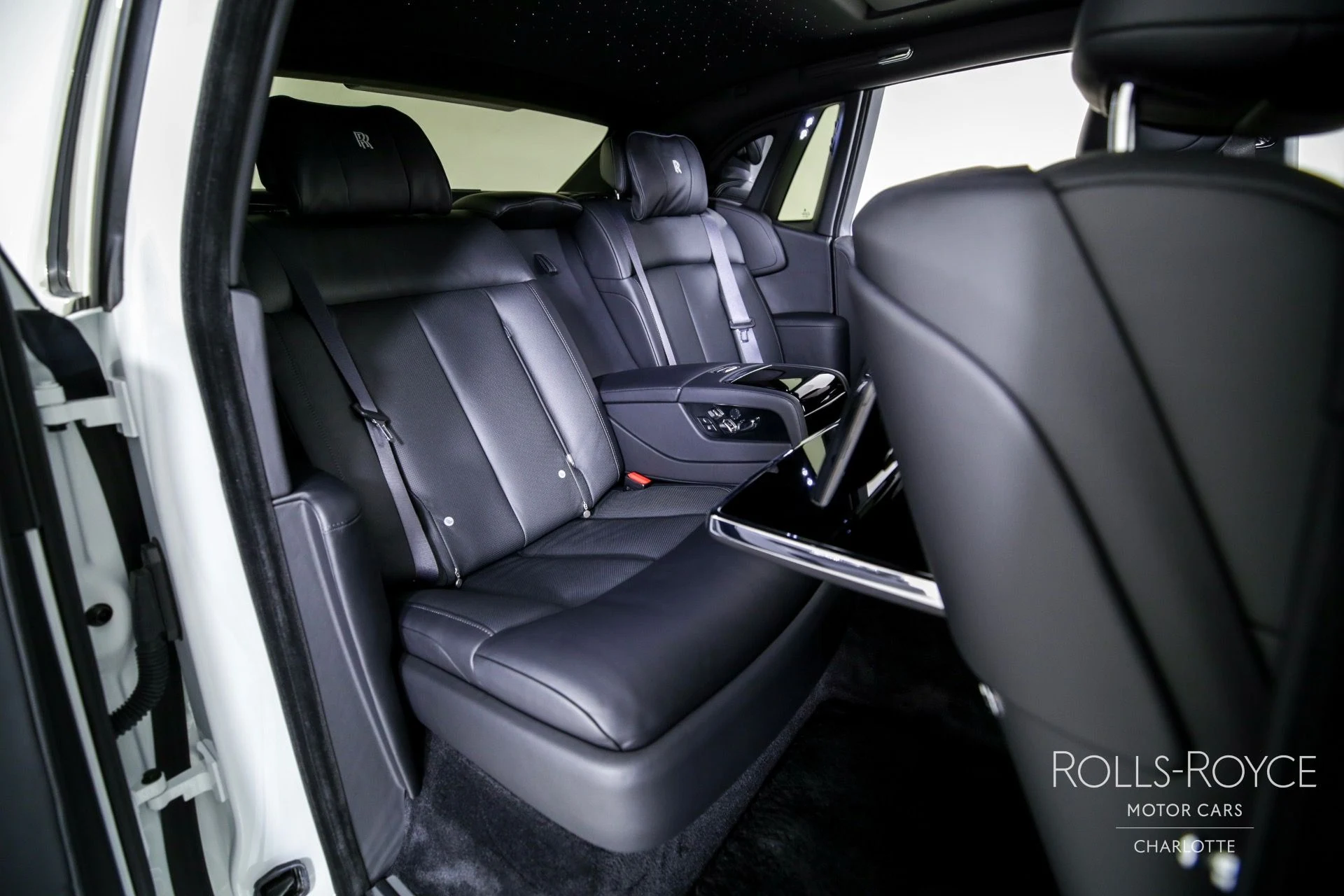 mph028_2789254029_Used_2023_Rolls_Royce_Phantom_1726254604_d5b3957b73