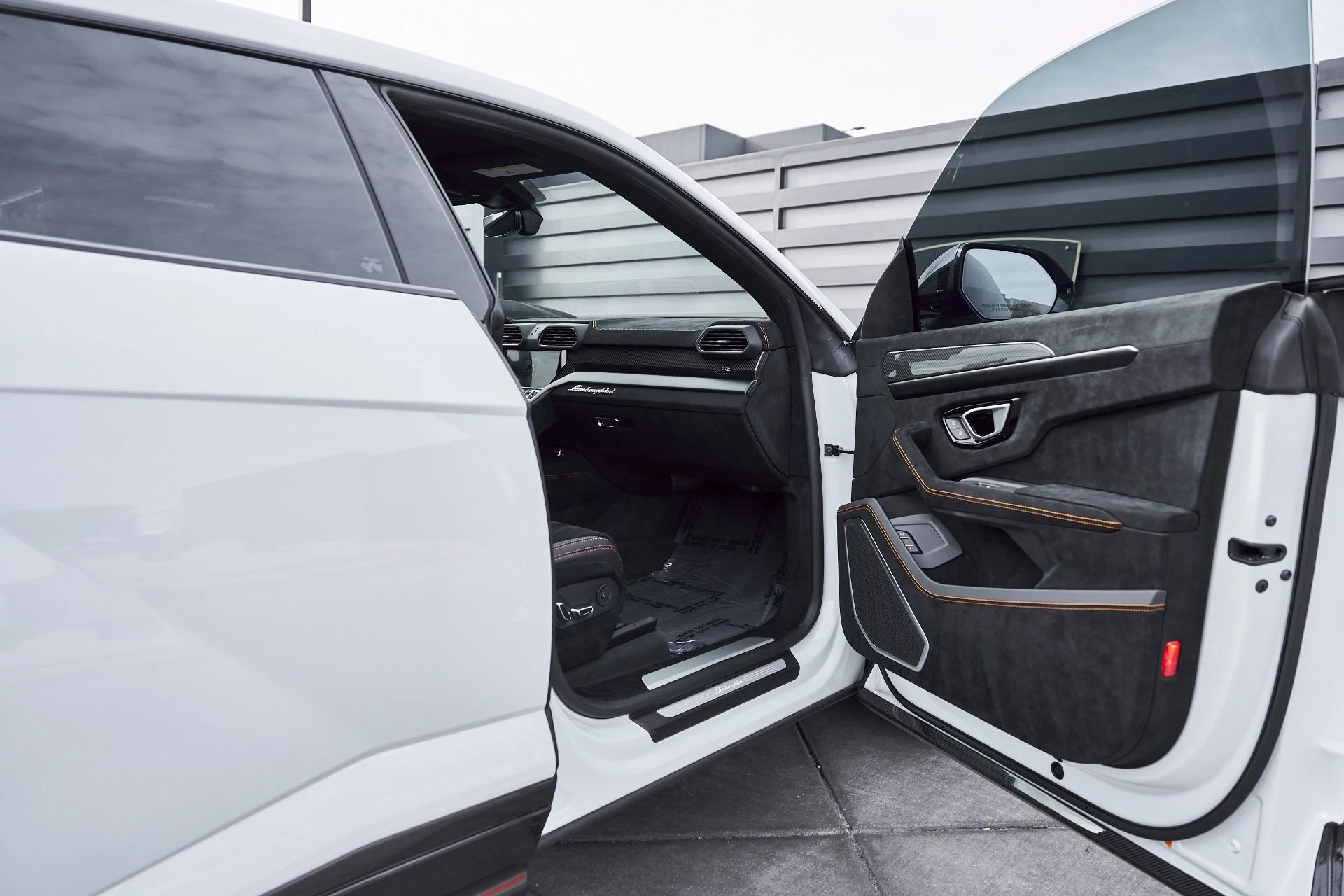 mph028_2792767278_Used_2024_Lamborghini_Urus_Performante_1768001120_b67529ef77