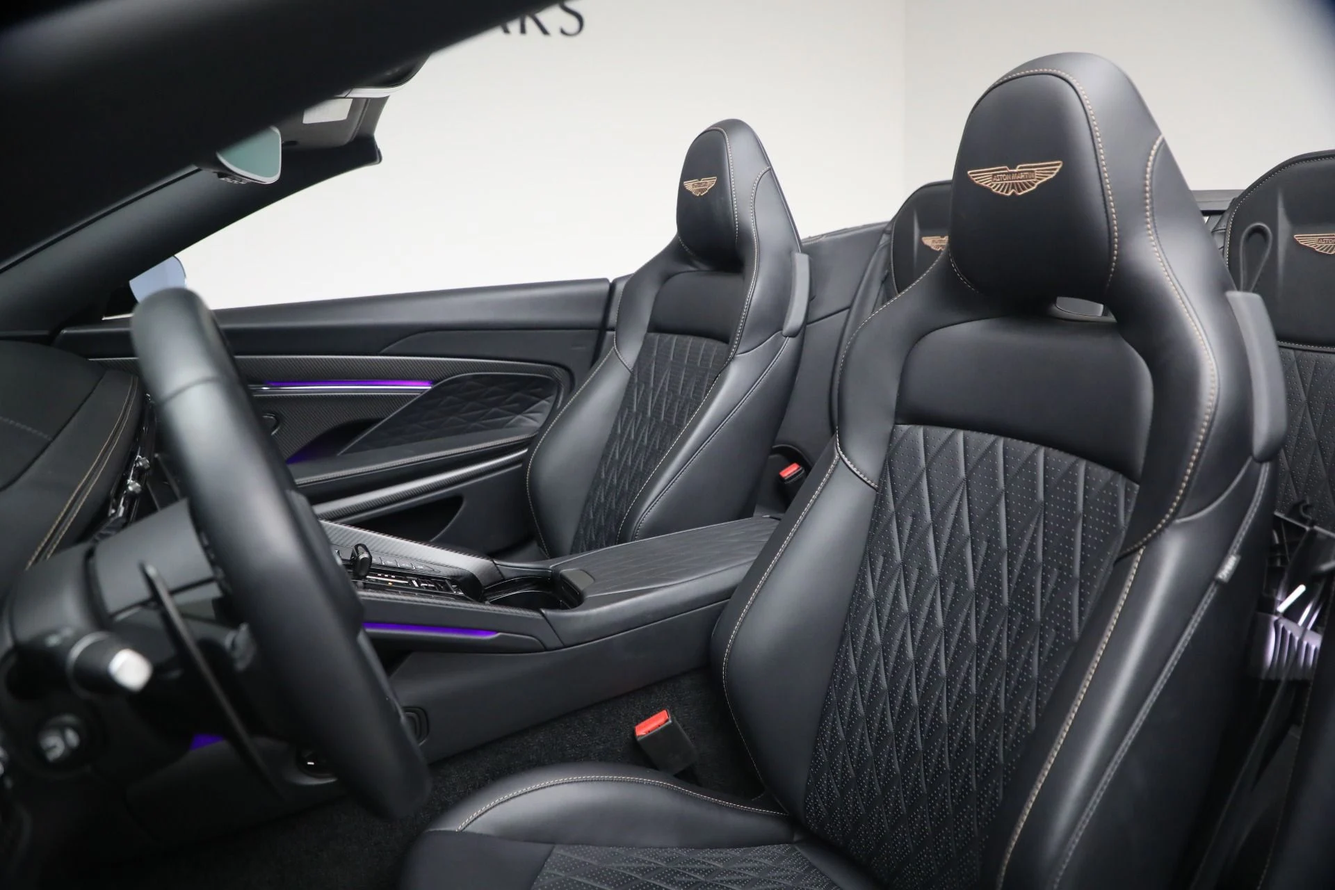 mph028_2794279433_Used_2024_Aston_Martin_DB_12_Volante_1778012465_ed26d92e9f