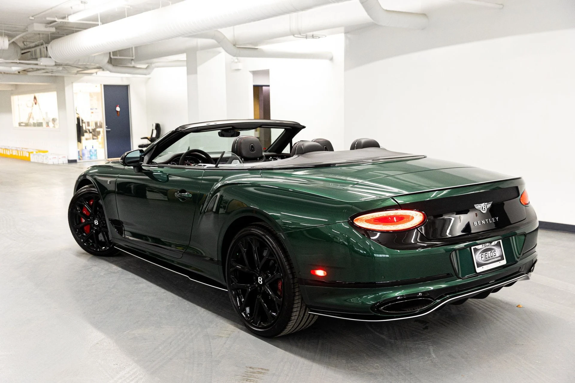 mph028_2794362519_c6a8557888c7748e21ba5ecc1e07b491x_933c82116d