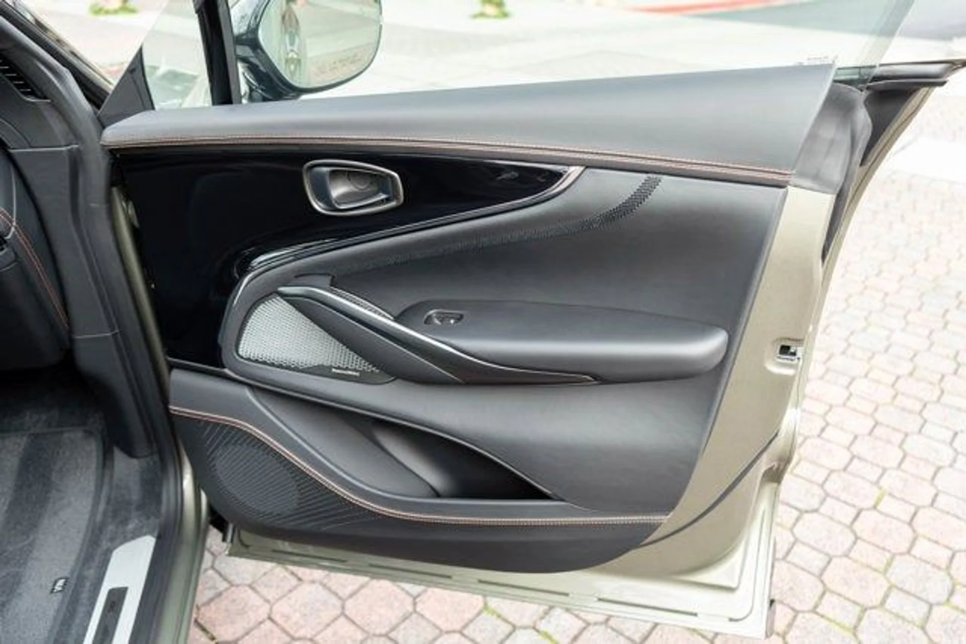 mph028_2797321169_29_ec322d430c