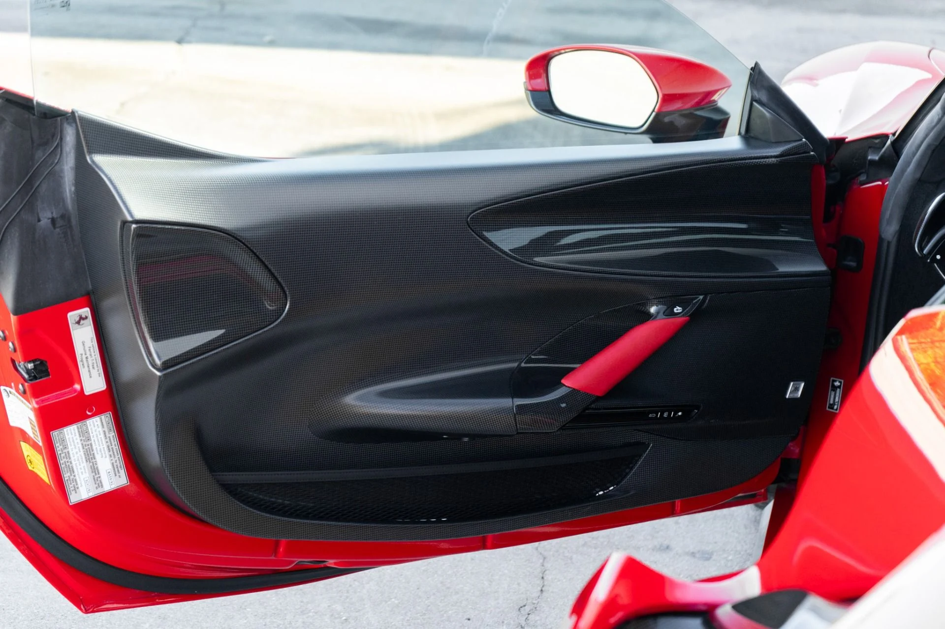 mph028_2798294166_Used_2023_Ferrari_SF_90_Stradale_1764710816_e64eb348e7