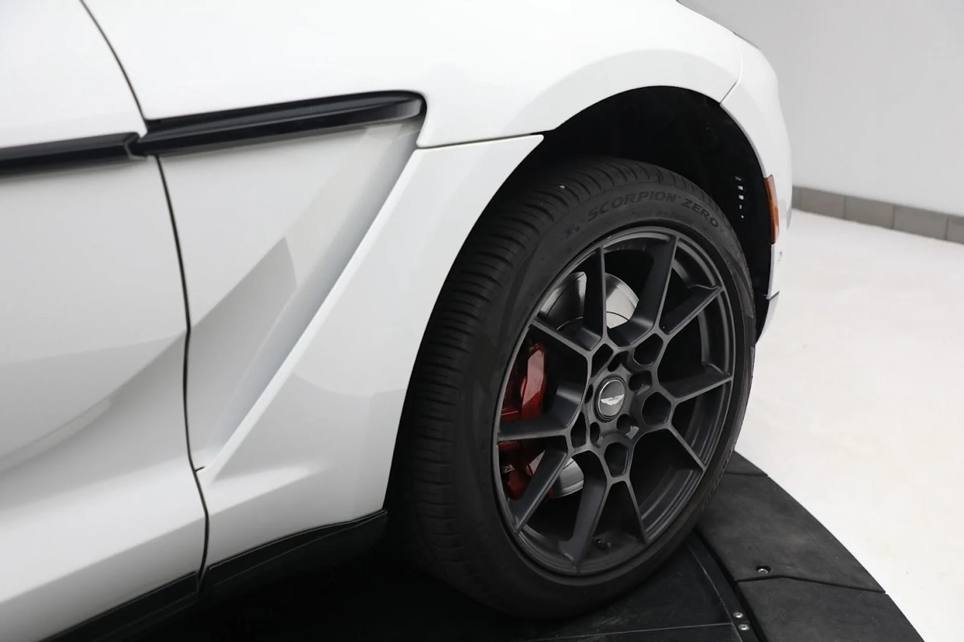 mph028_2801929891_Used_2021_Aston_Martin_DBX_1785417745_735333e90a