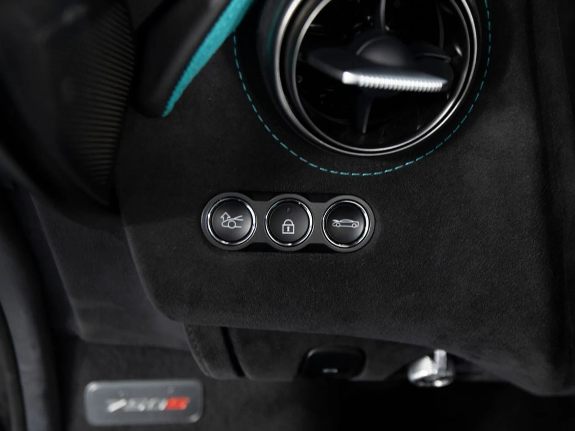 mph028_2814933758_bfbb7c28229b1fc6847ef92f7a6a3360x_e59c63fb77