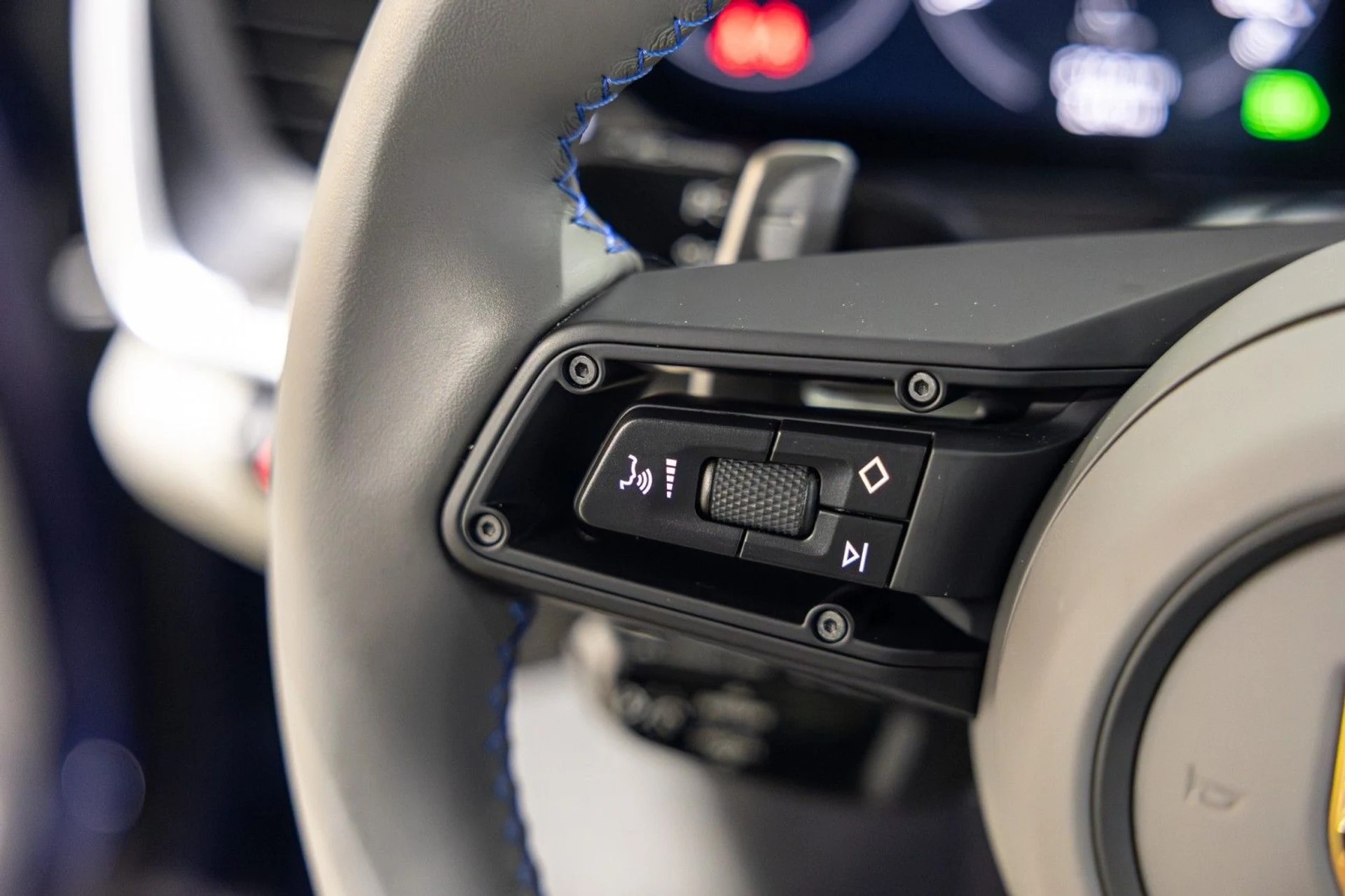 mph028_281777774_BQ_c5dc63e671