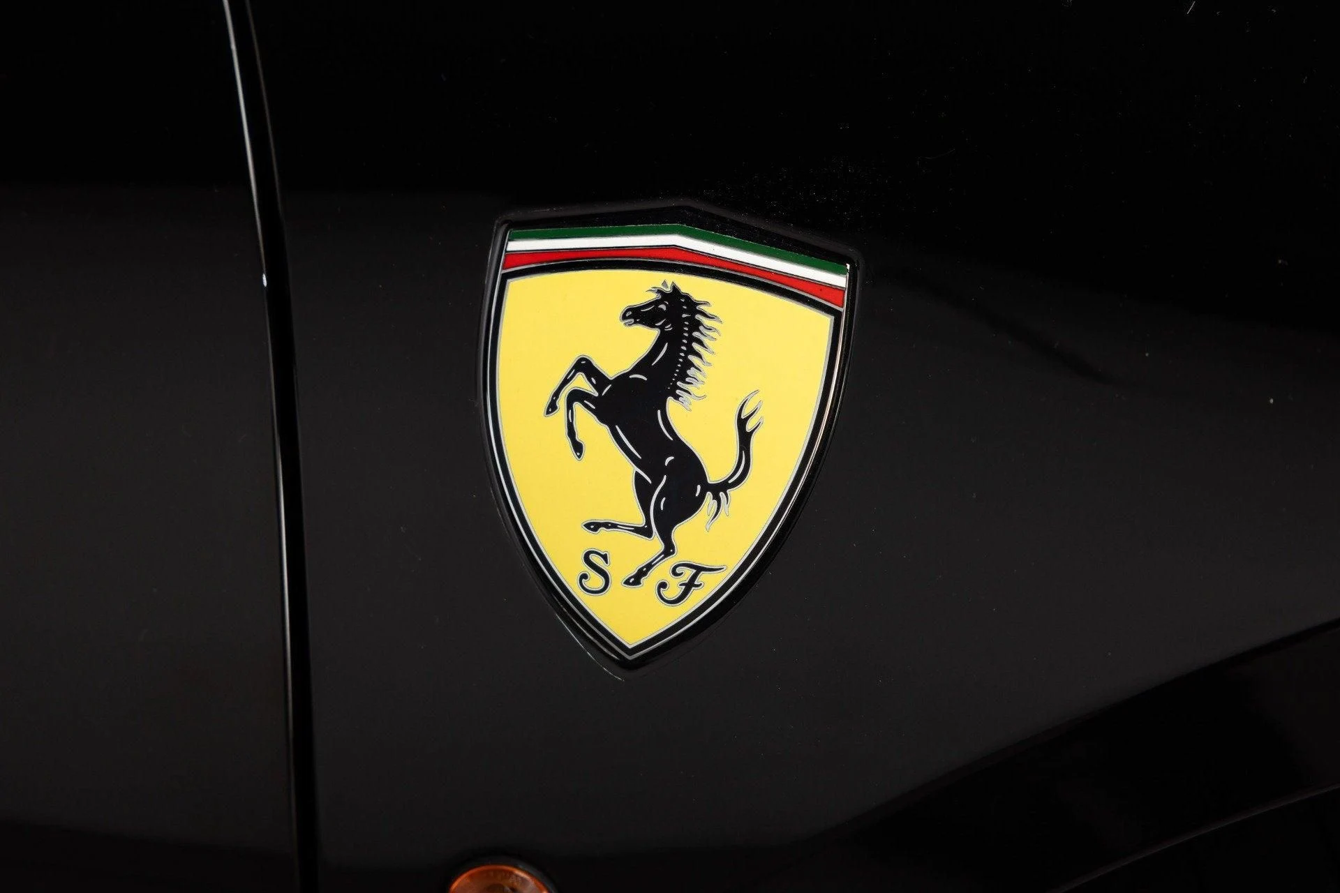 mph028_2820453837_Used_2017_Ferrari_488_Spider_1787836764_b14f4a8912