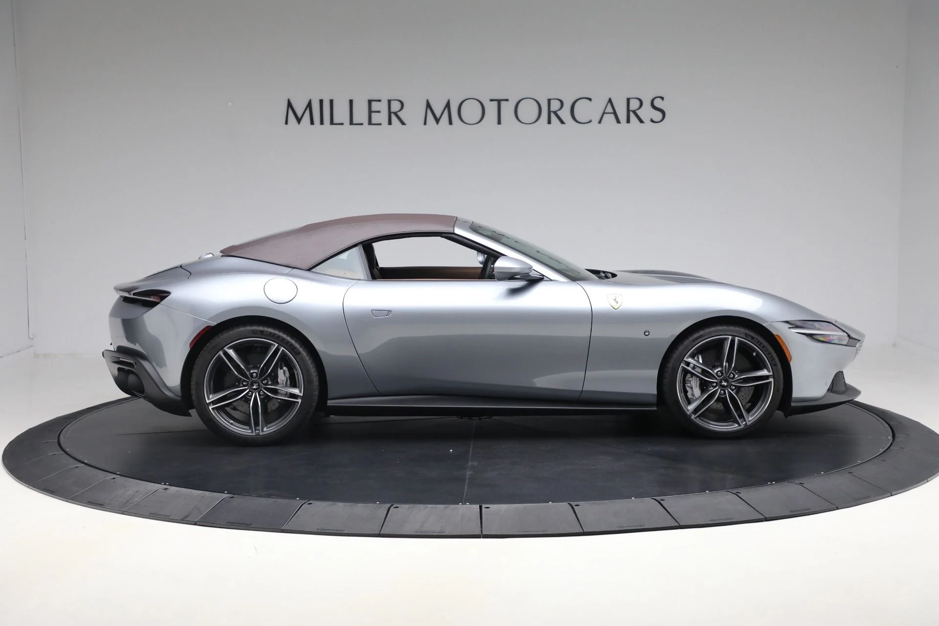 mph028_282567854_Used_2025_Ferrari_Roma_Spider_1767969069_09b29aa9f3