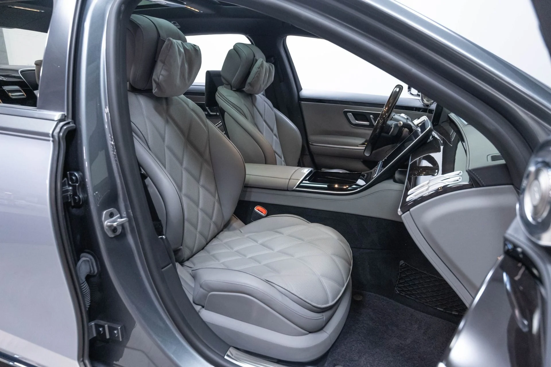 mph028_2836265148_Used_2024_Mercedes_Benz_S_Class_Maybach_S_680_4_MATIC_1783529476_b8c1f66c0f