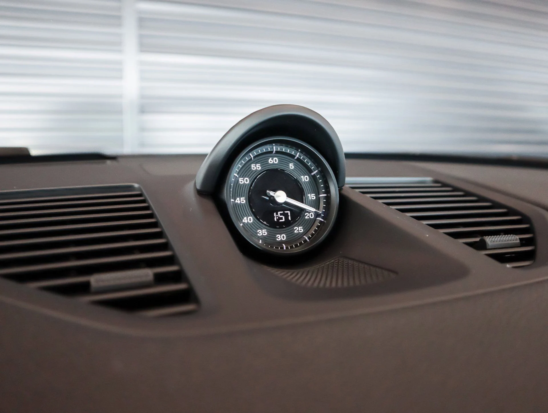 mph028_28370667_45fd9e99efbe02e5983569295db1a19d_fefe364760