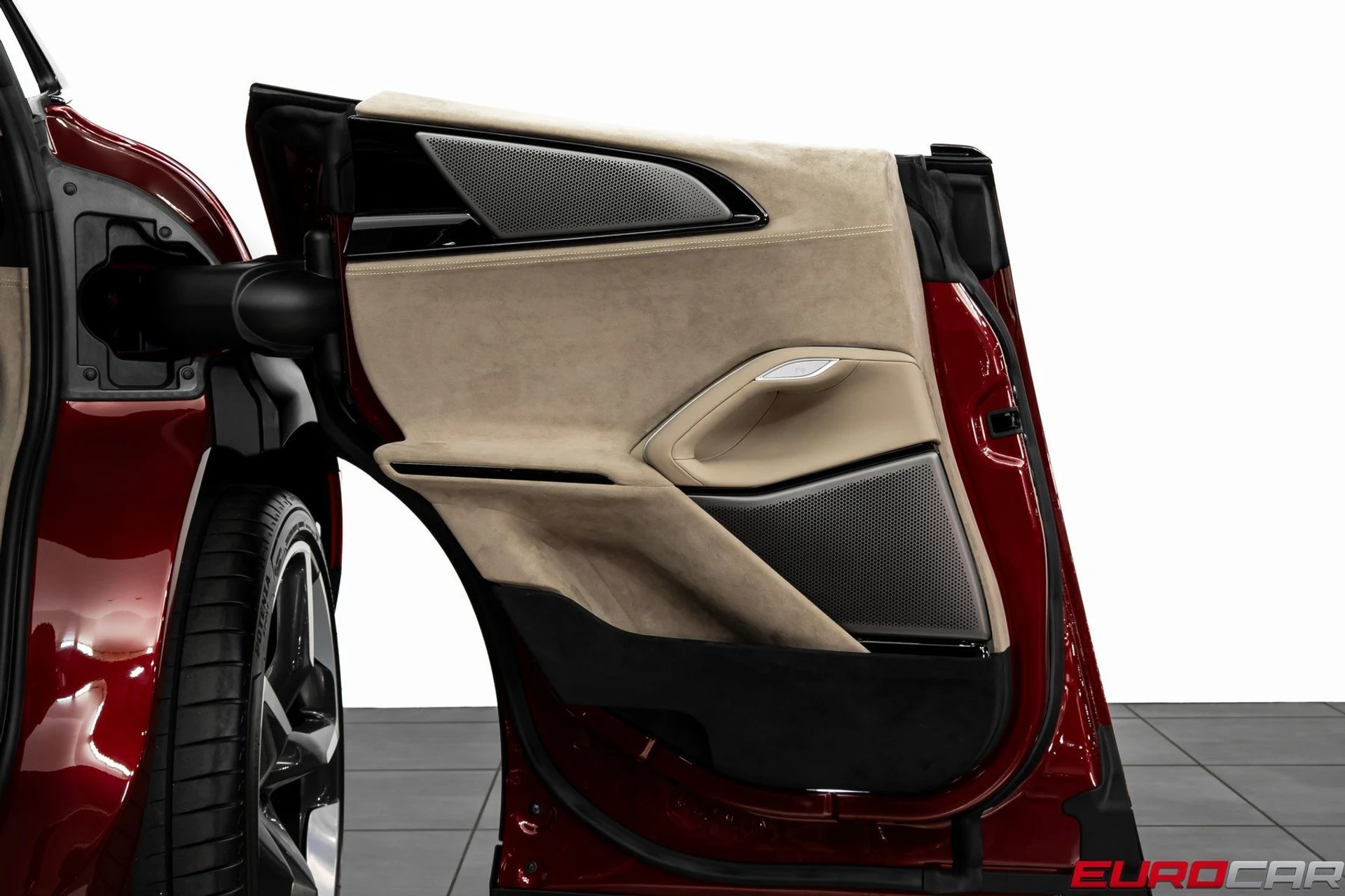 mph028_2838630438_image_29_81b1cdf65d