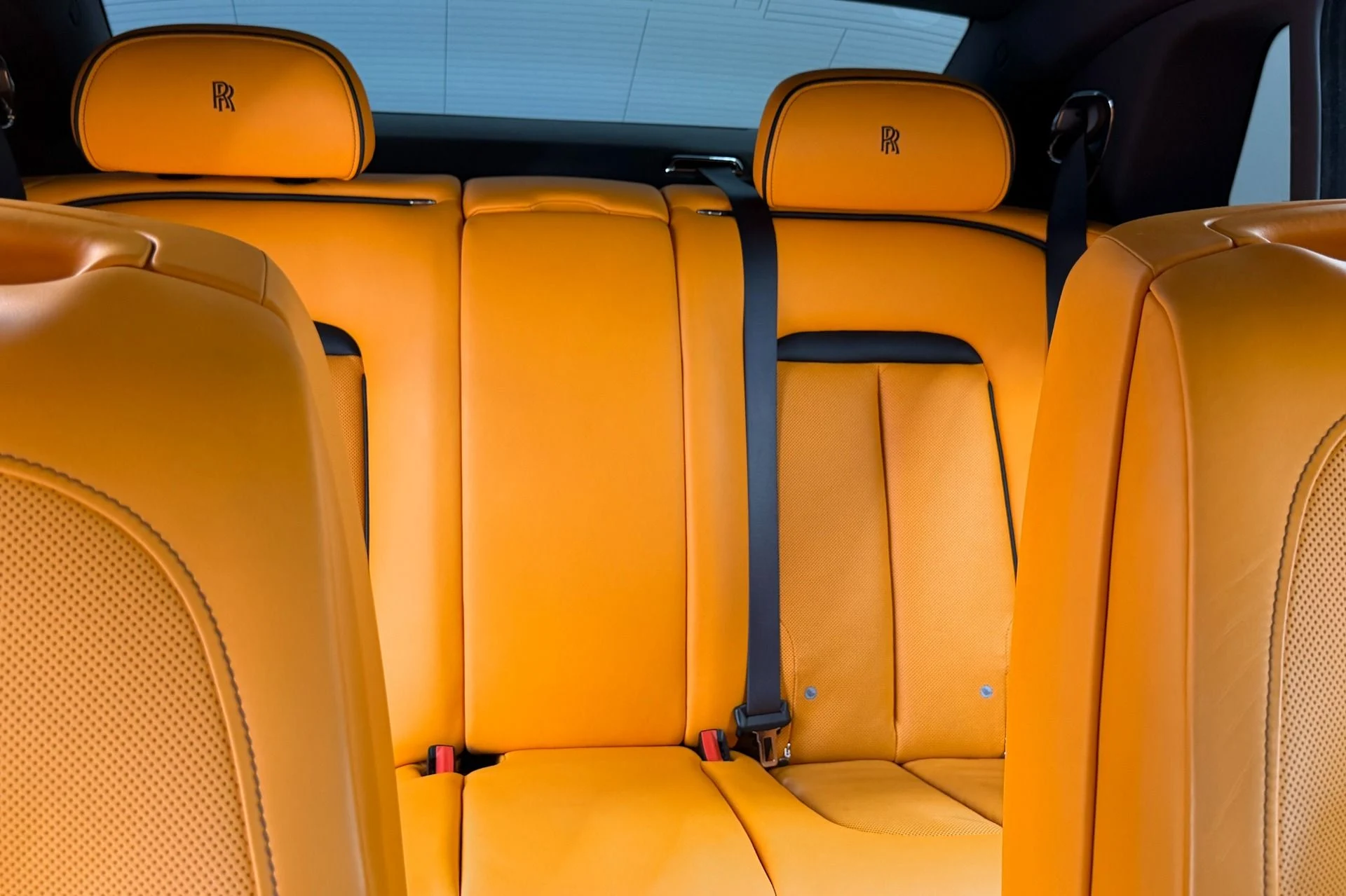 mph028_2839163369_Used_2022_Rolls_Royce_Ghost_The_Ghost_Package_Bespoke_Audio_Illuminated_Fascia_1785265086_ff1a422dc5
