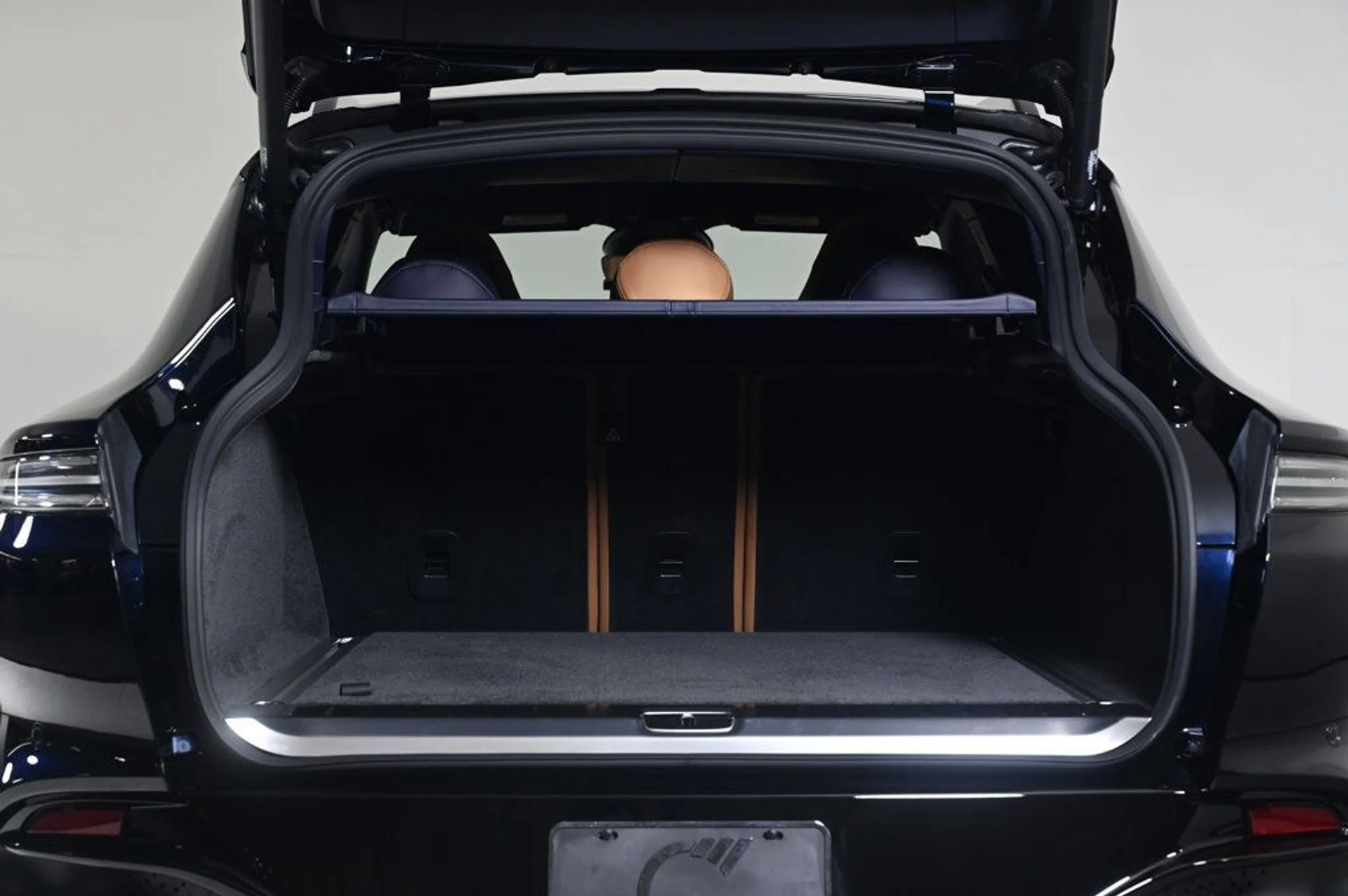 mph028_2846414519_new_2026_aston_martin_dbx_707awd_11350_22956758_28_1024_9c05bb5f5d