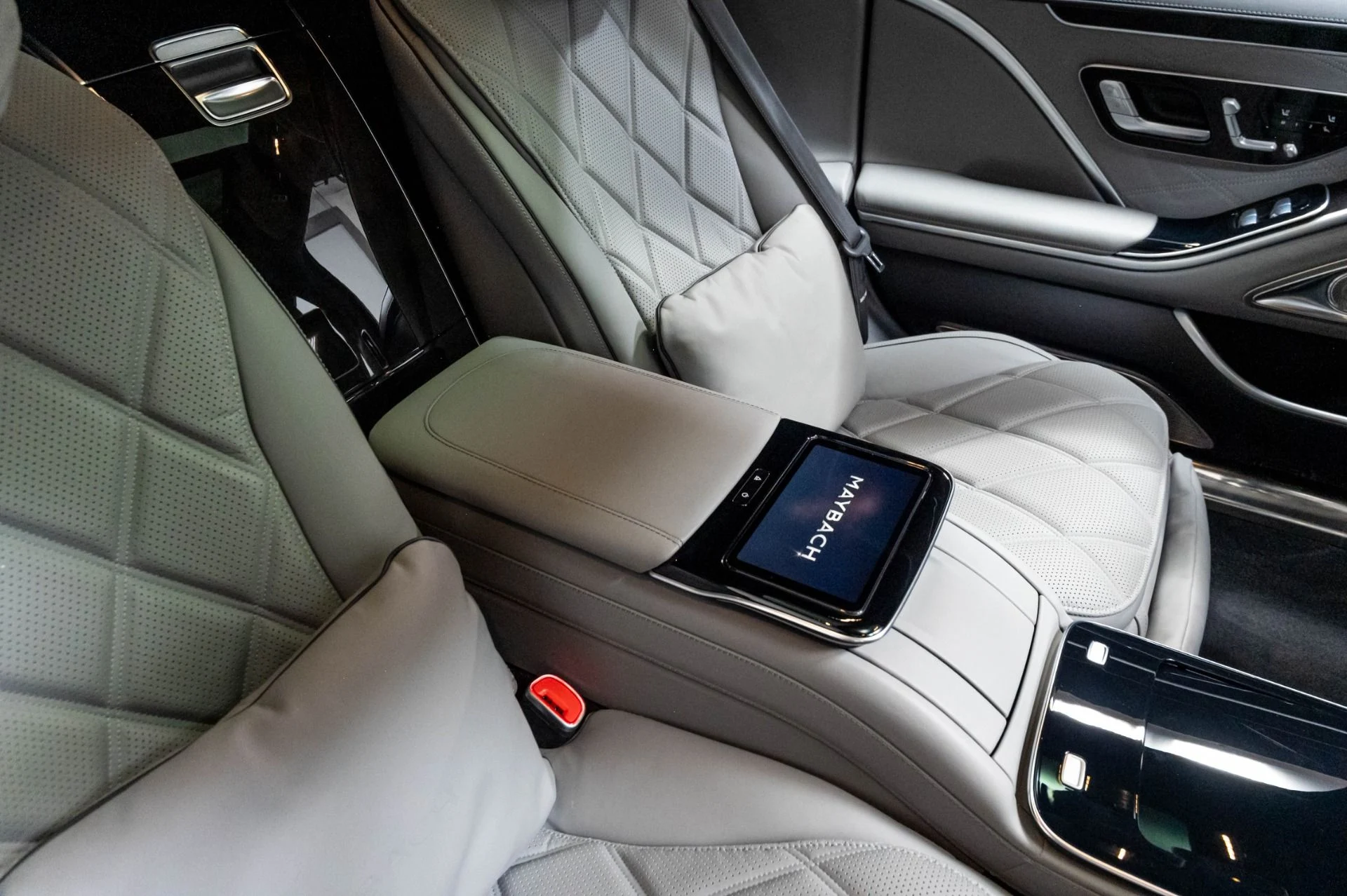 mph028_2851298133_Used_2024_Mercedes_Benz_S_Class_Maybach_S_680_4_MATIC_1777501614_d58f10e7dd