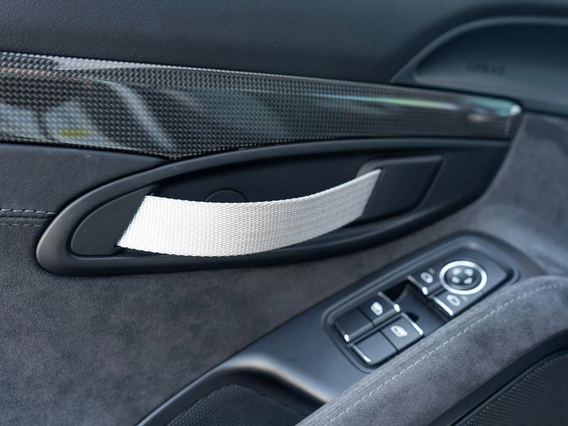 mph028_2851379195_T_Kxy_Edg_KE_5_U_Jjo9nb_5hb7w_lw_16806eff92