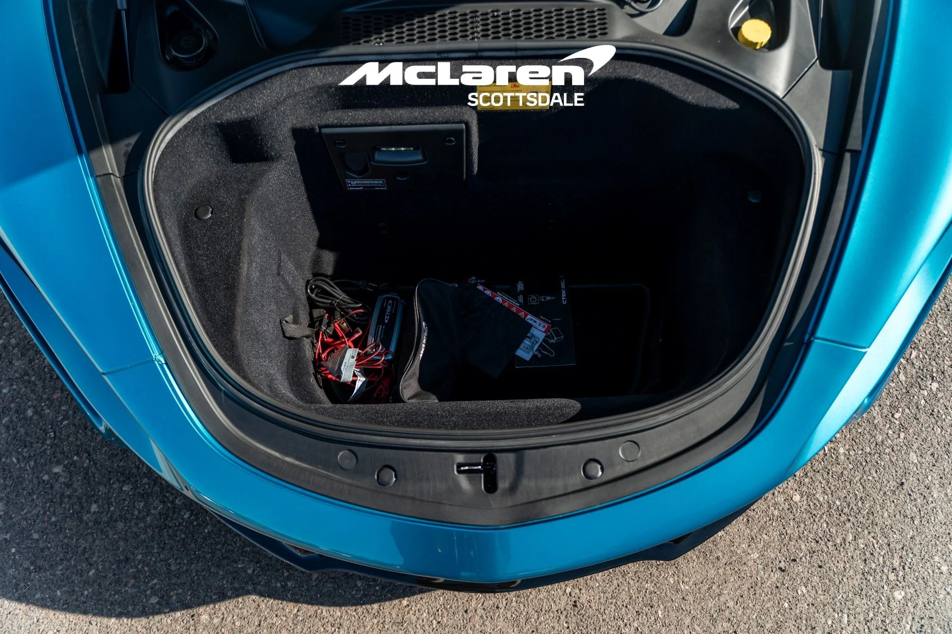 mph028_2852019300_Used_2023_MCLAREN_ARTURA_1758922569_e85d35cf77