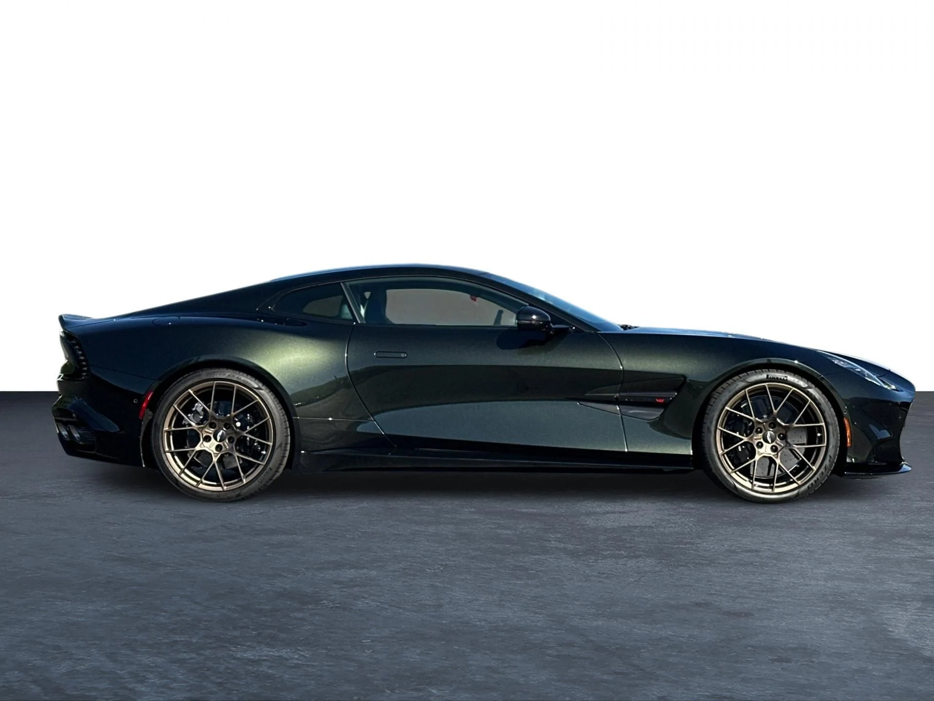 mph028_2855407616_New_2025_Aston_Martin_Vanquish_V12_1758724542_d08a864b4c