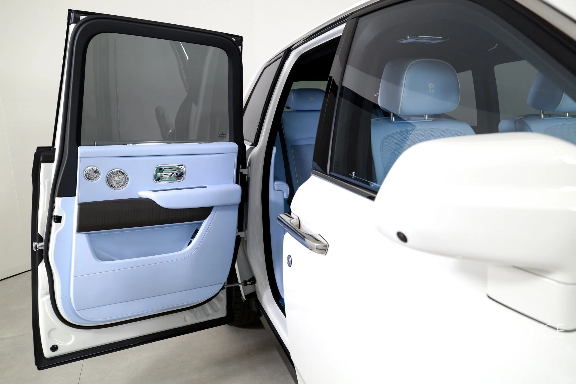 mph028_2857991184_Used_2026_Rolls_Royce_Cullinan_1759509260_a459b2a84e