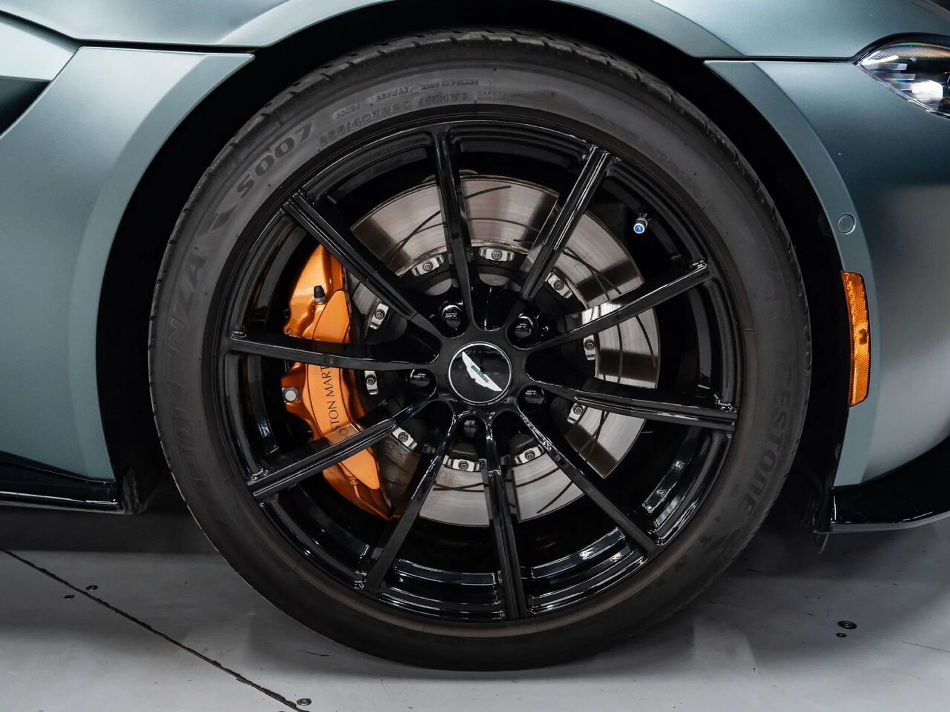 mph028_2862766584_aston_martin_vantage_2020_c240fed078