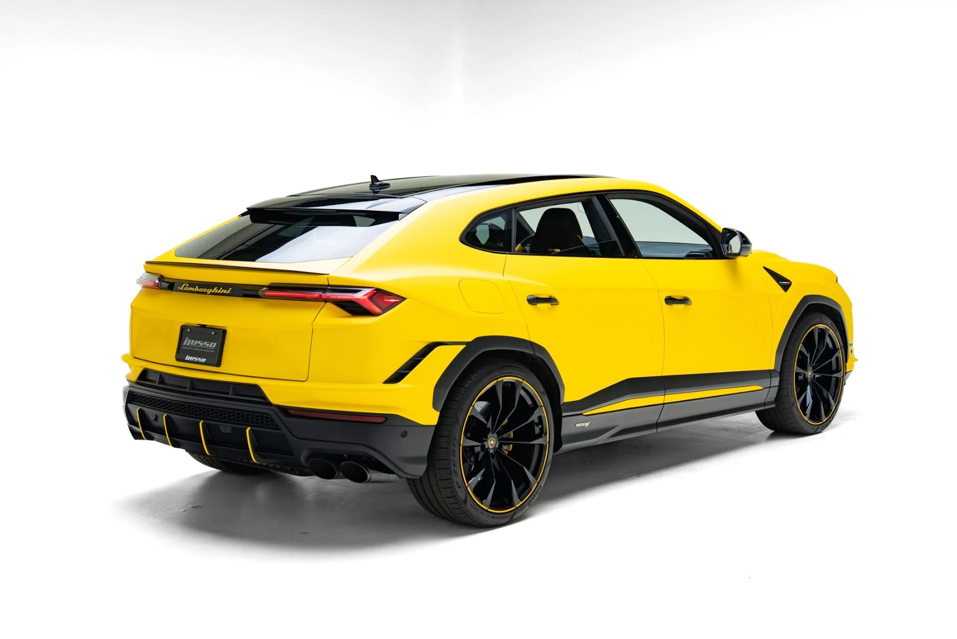 mph028_2876472625_Used_2024_Lamborghini_Urus_S_1778704805_9276330257