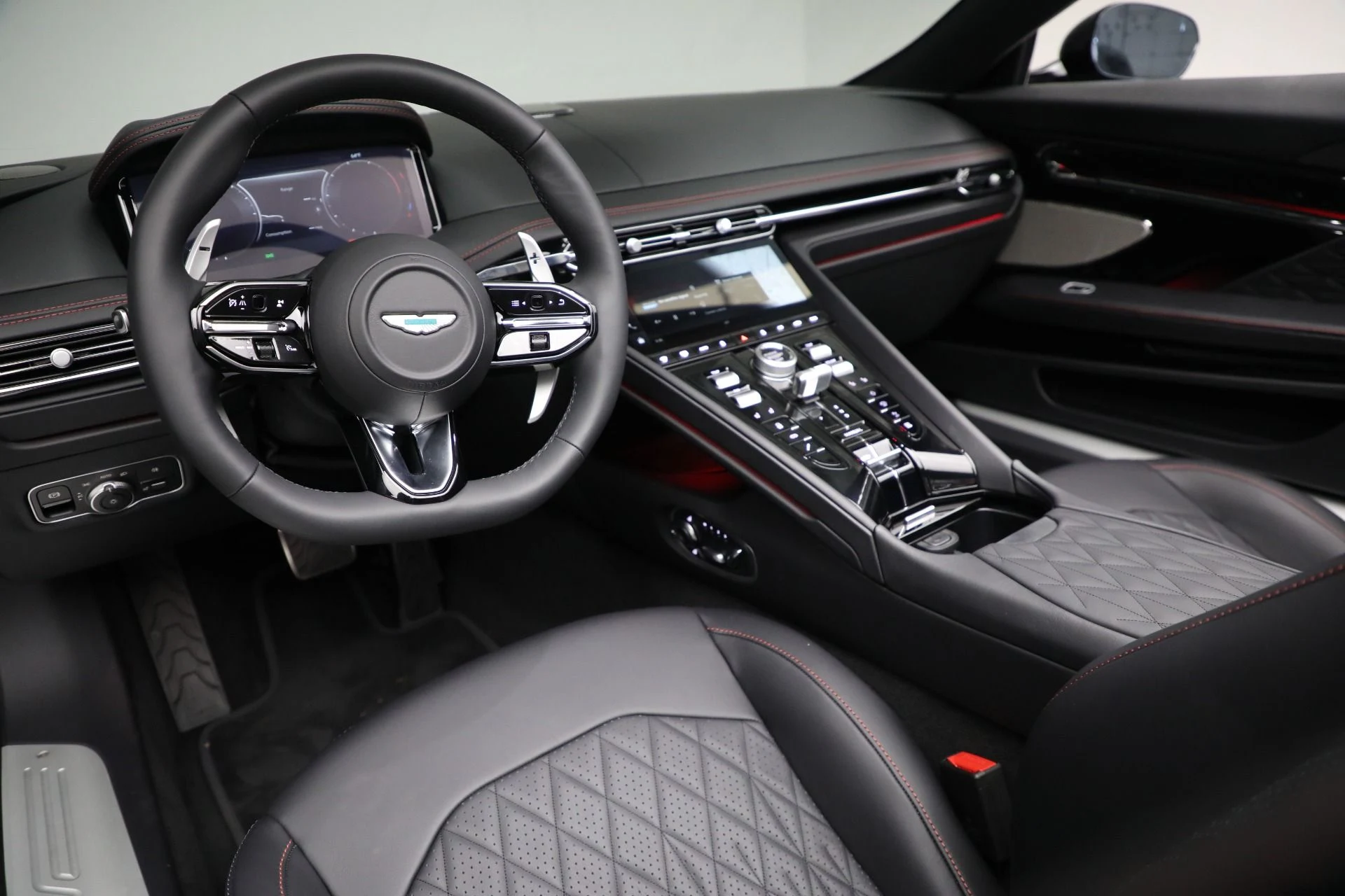 mph028_2890767513_New_2025_Aston_Martin_DB_12_Volante_f5733e52d8