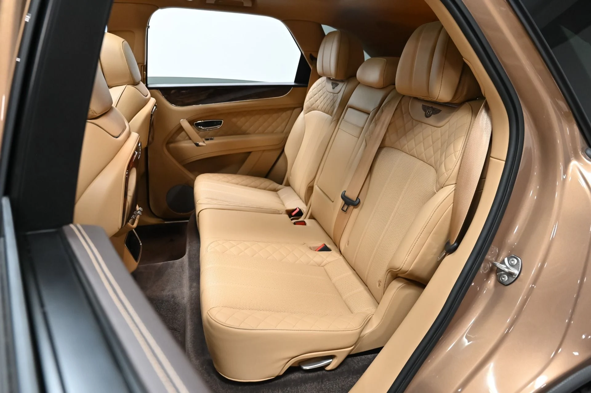mph028_2891625462_Used_2017_Bentley_Bentayga_W12_1759876449_ccb05e4c40