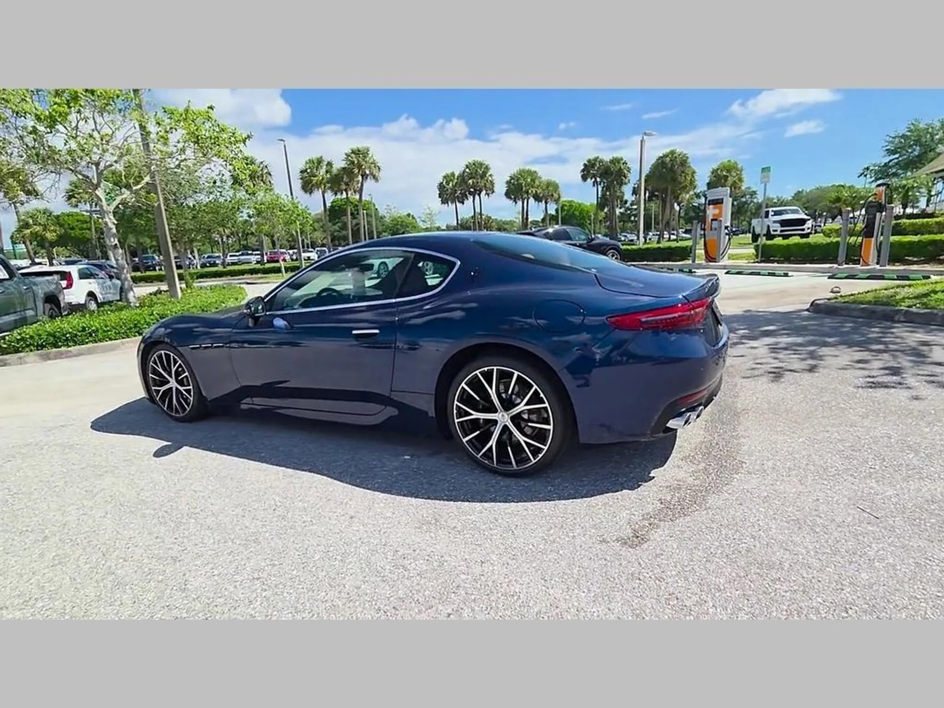 mph028_2893735209_6b0dc300e10aac46e0ef7998005513f1_27d700be40