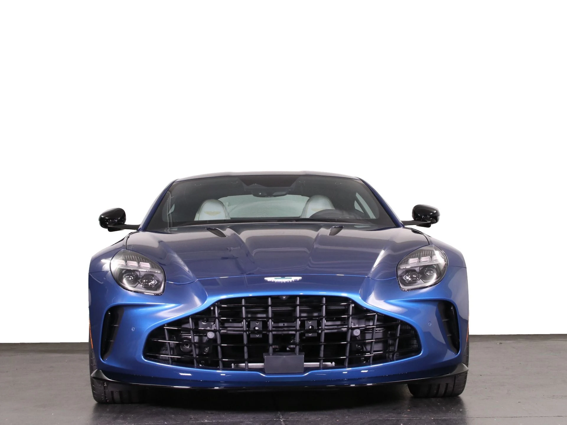 mph028_2894522022_Used_2025_Aston_Martin_Vantage_1742253267_41cc6aa7b1