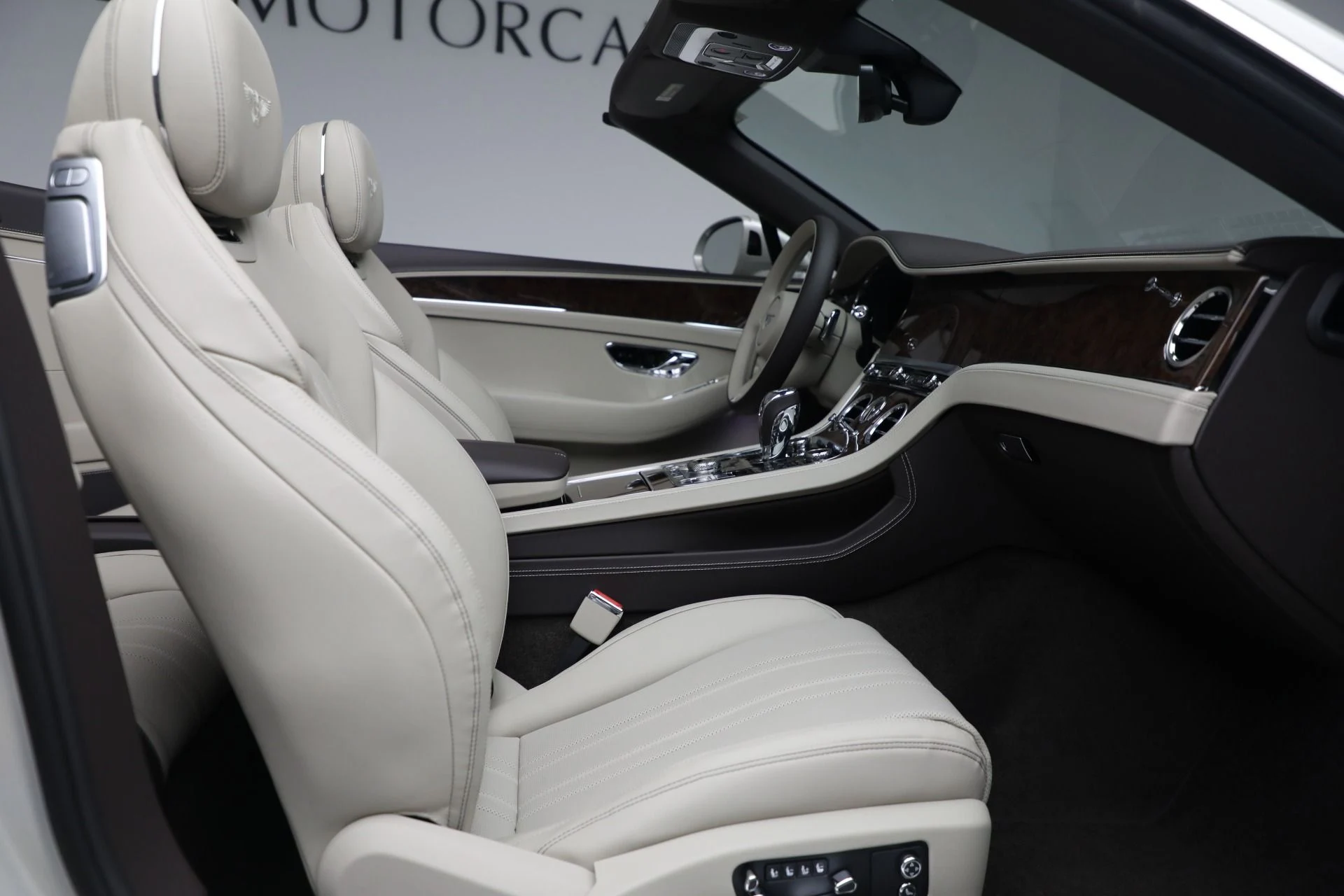 mph028_289506977_New_2026_Bentley_Continental_GTC_dfa5f6bffe